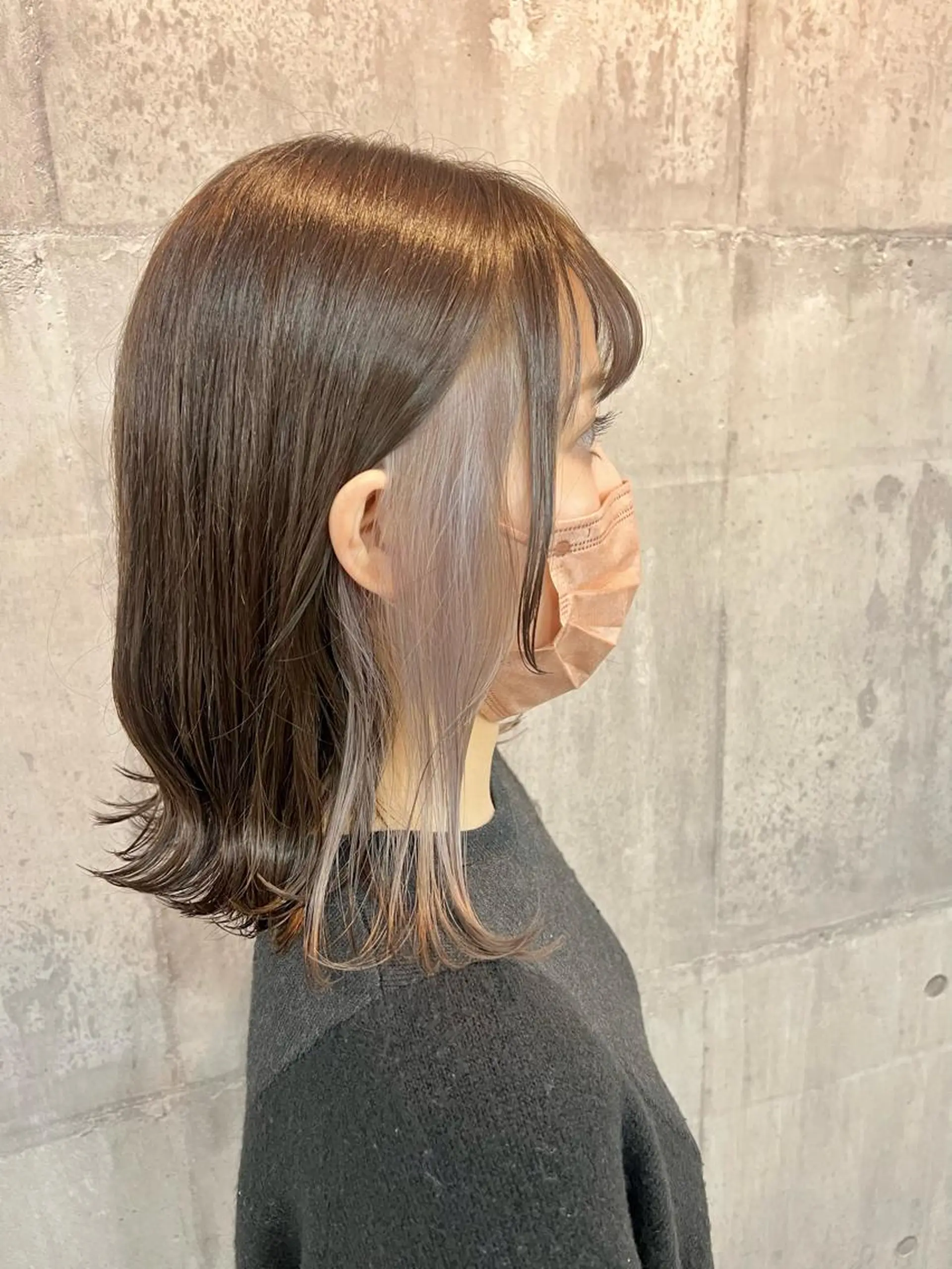 ミディアム カラー ベージュカラー インナーカラー ホワイトベージュ 外ハネヘア 興津/韓国レイヤー ダブルカラー美髪縮毛のヘアスタイル