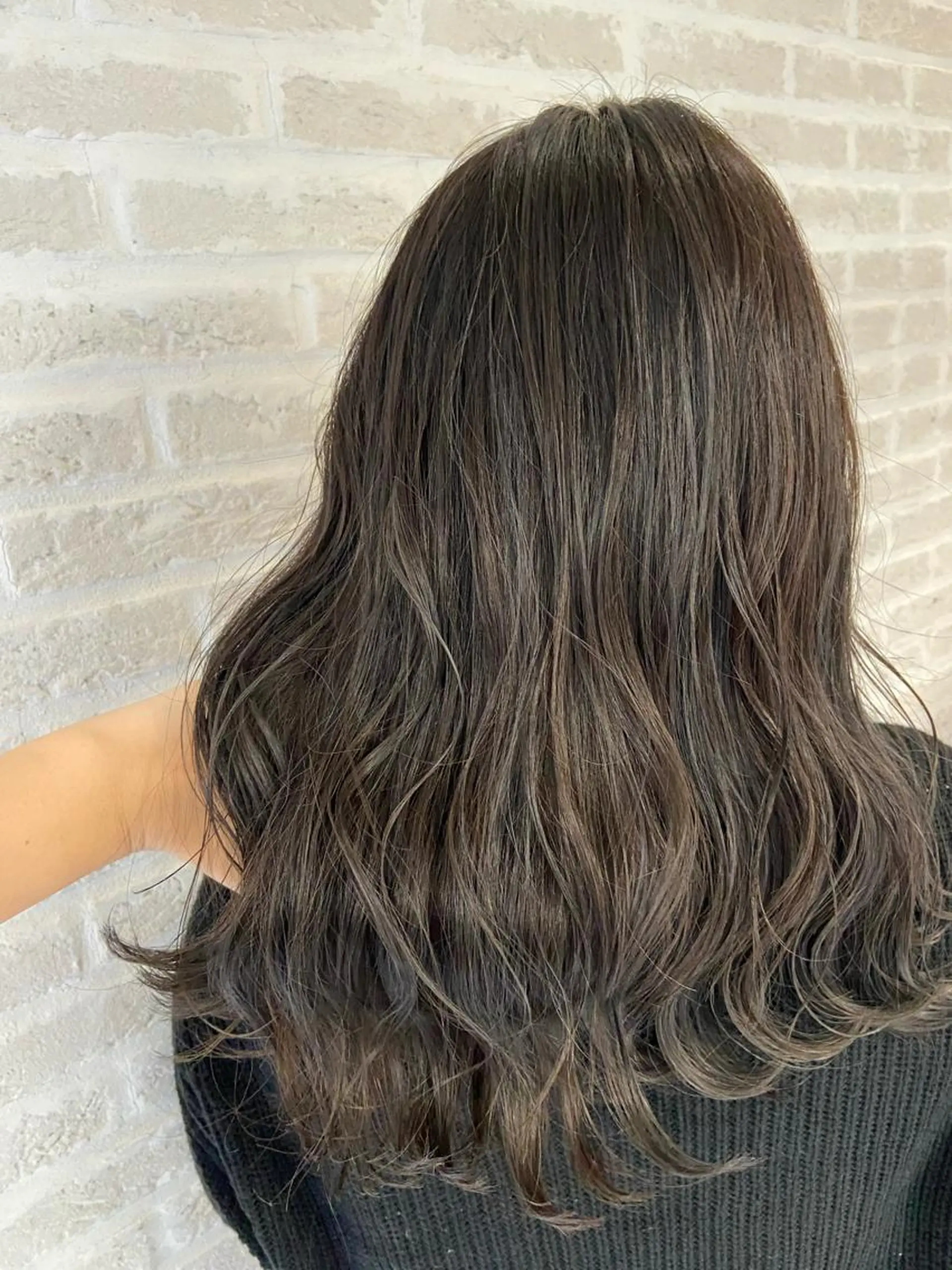 ロング カラー ヘアアレンジ グレージュ ハイライトカラー ハイライト 北岡 慶子 大宮駅西口徒歩3分のヘアスタイル