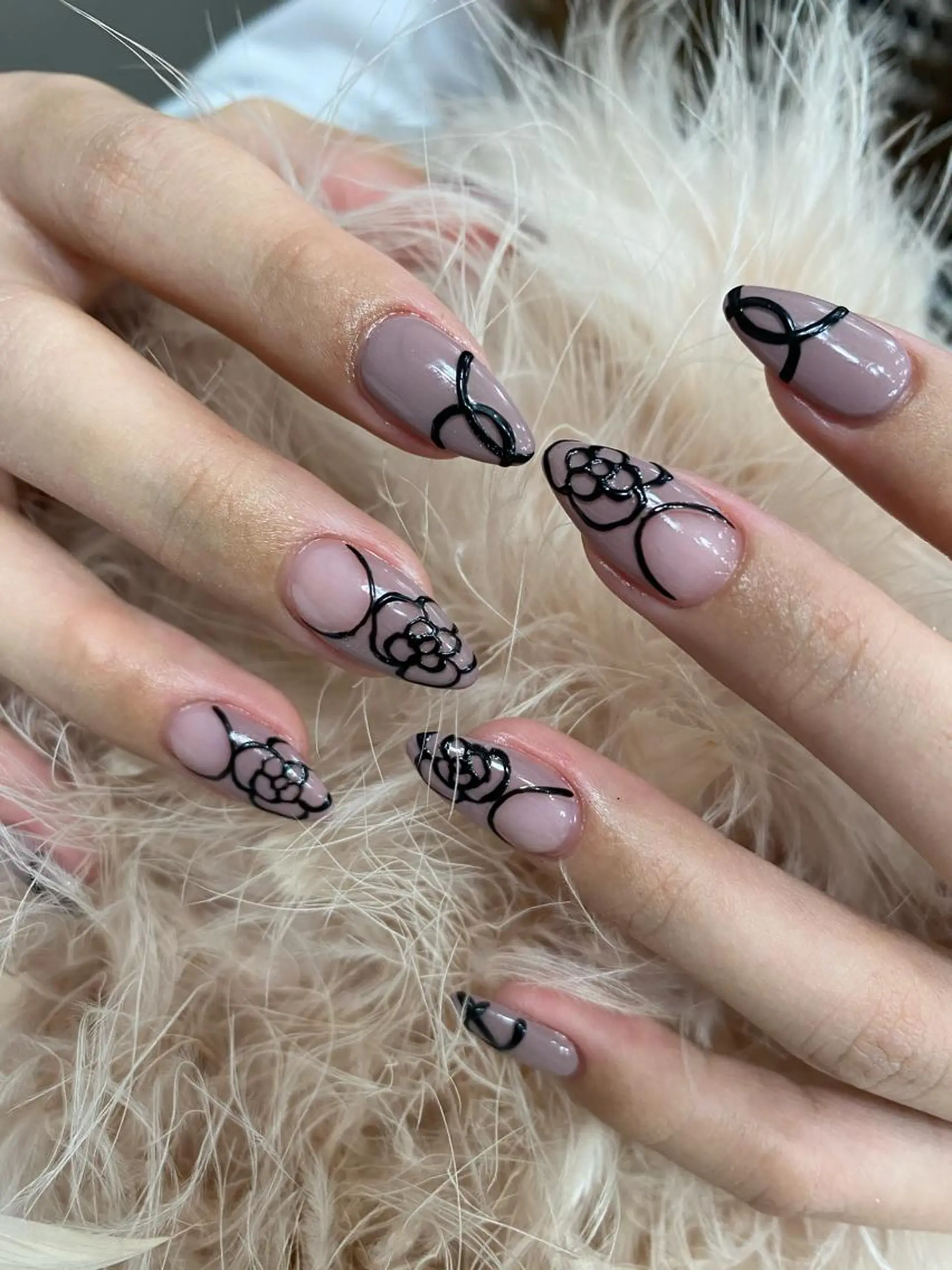 セミロング ハンドネイル NAILSALON 🍔Timna🍟のネイルデザイン
