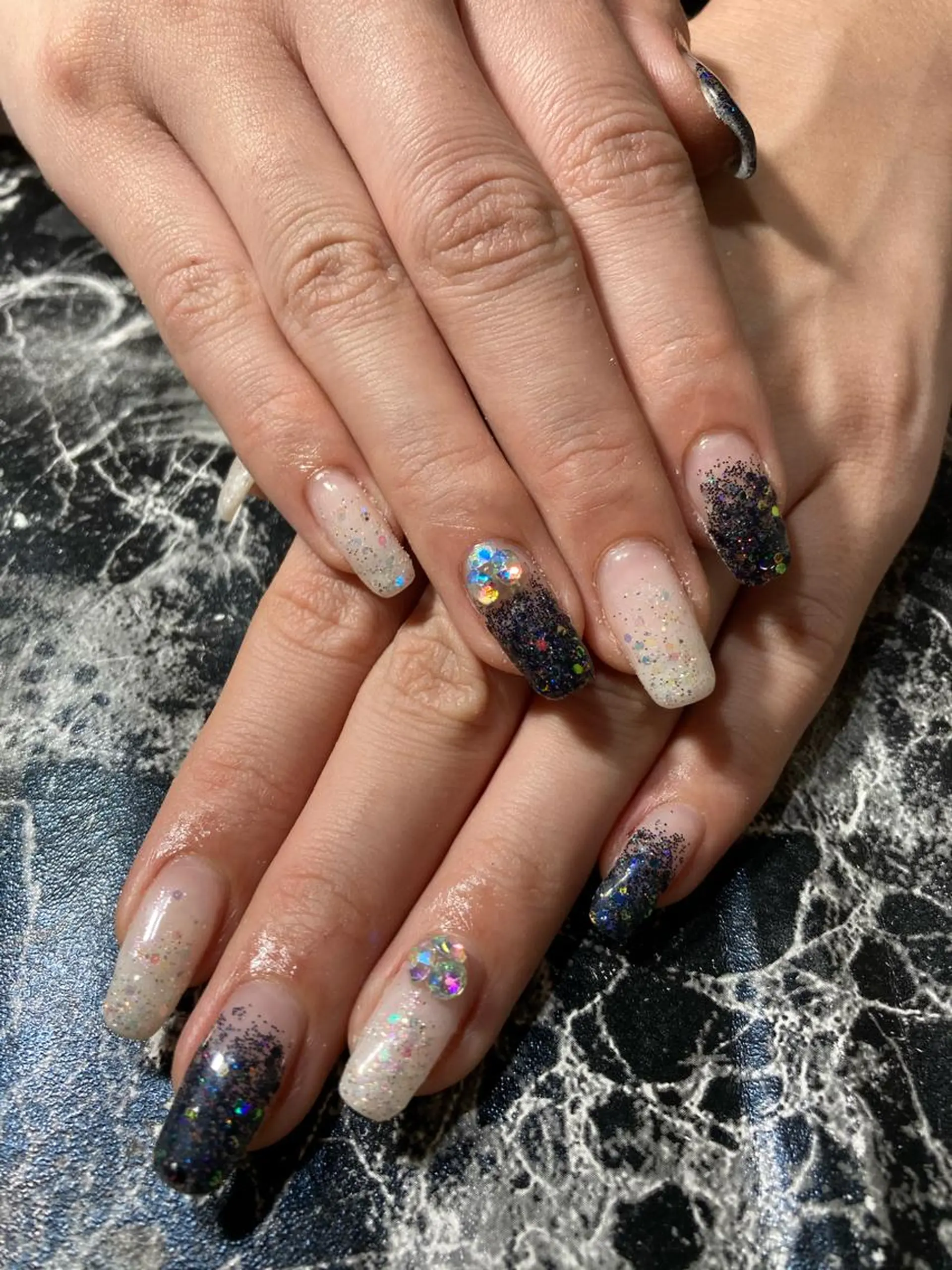 ミディアム ネイル ハンドネイル フットネイル ✴︎ Delightのネイルデザイン