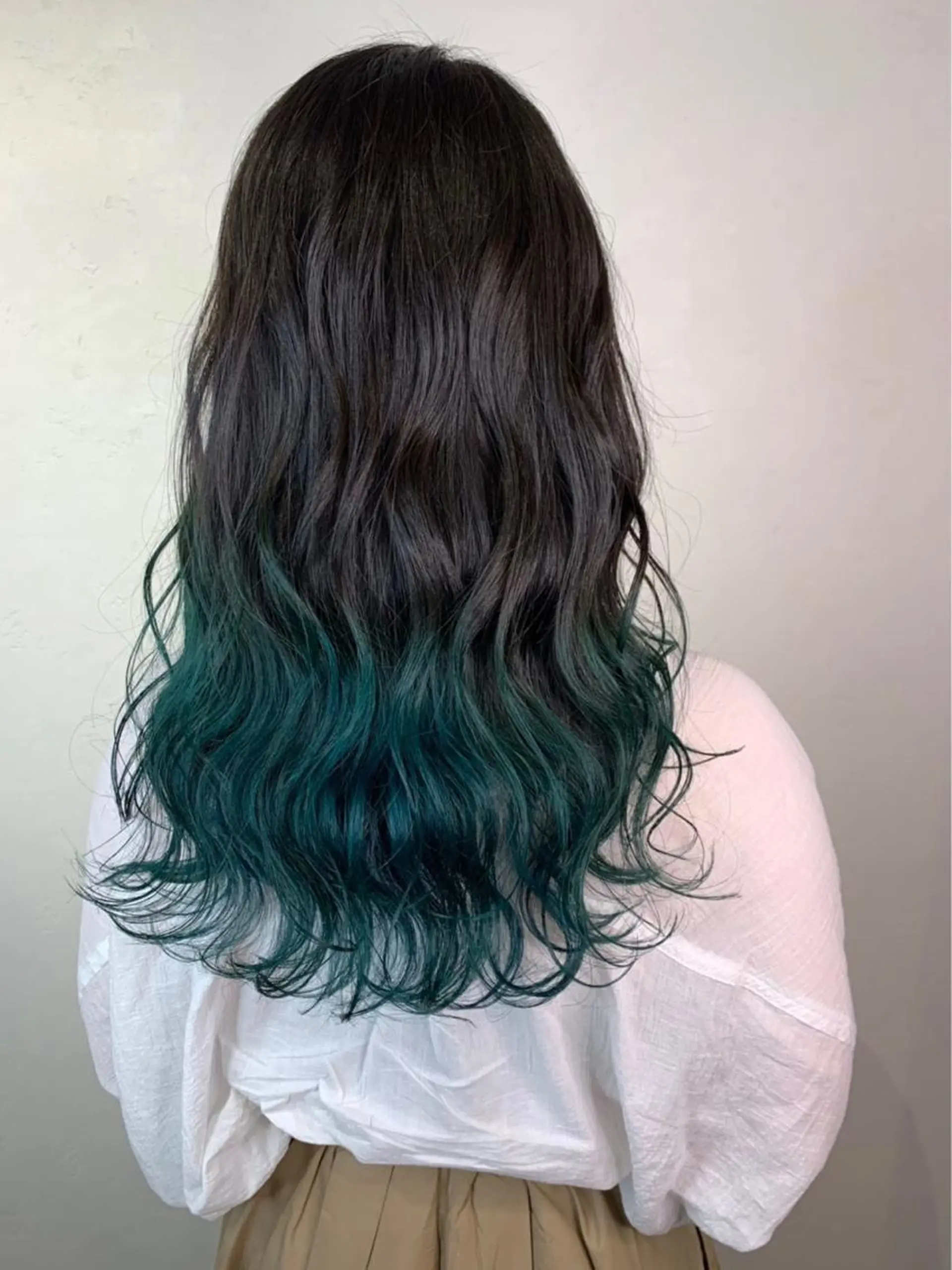 セミロング カラー _WHITE＋ 南海難波店のヘアスタイル