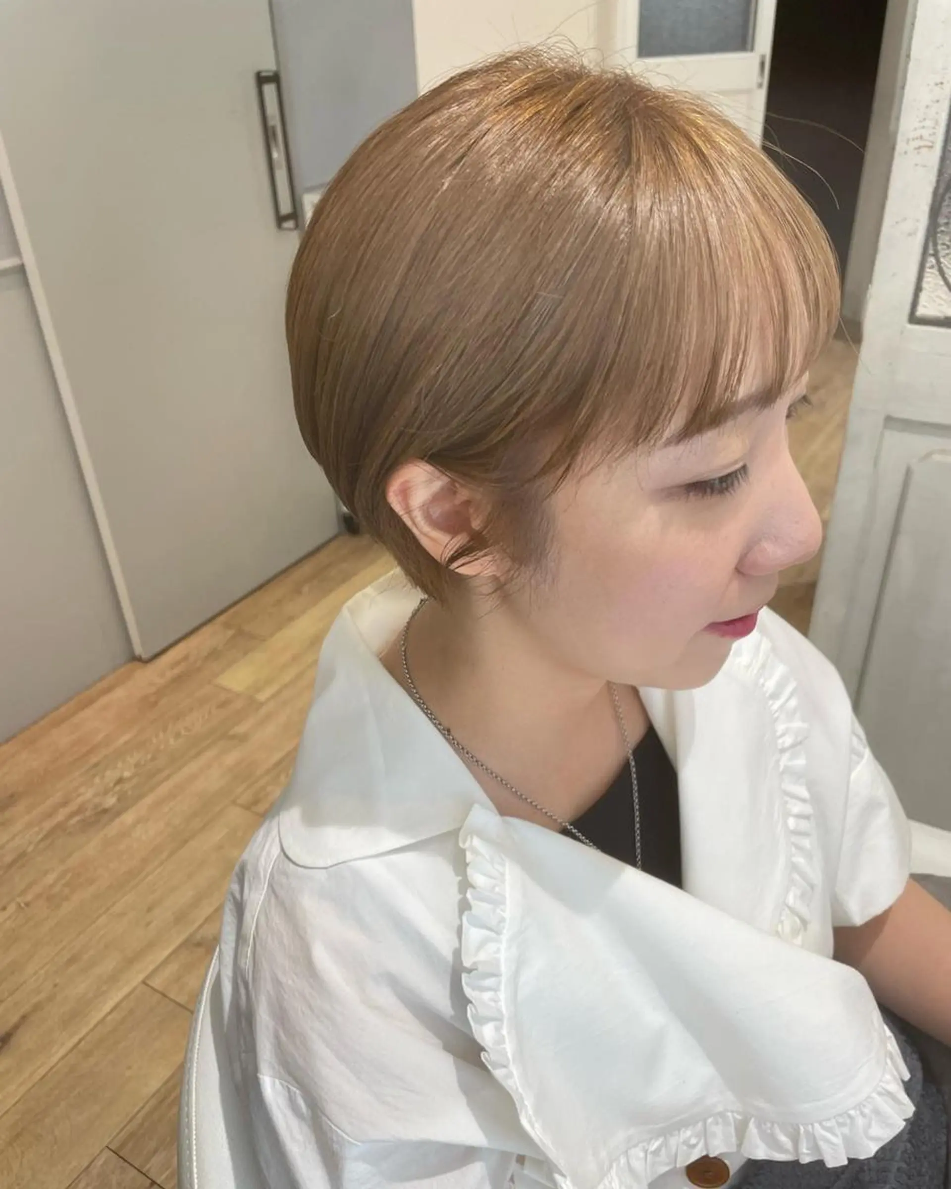 ミディアム カラー パーマ ヘアアレンジ メンズ キッズ ネイル マツエク・マツパ アッシュ ベージュカラー 髪質改善 🫧垢抜けヘア🫧 SHIORIのヘアスタイル