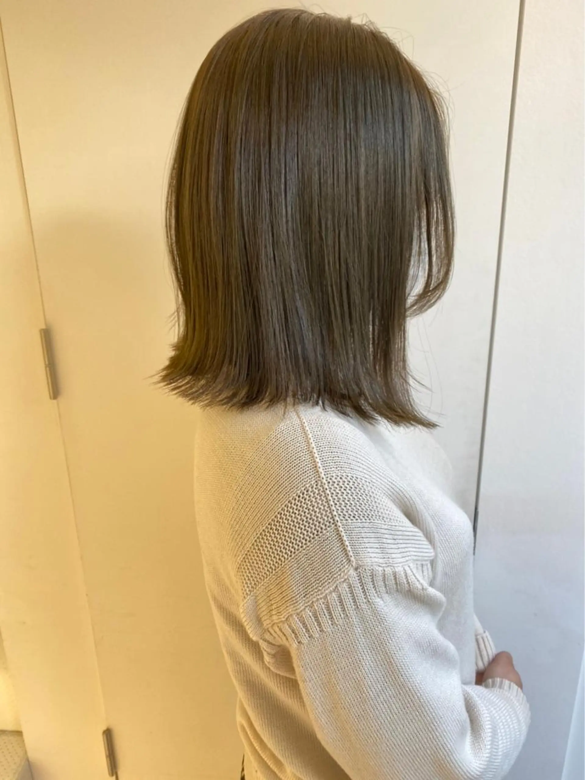 ショート カラー ベージュカラー オリーブベージュ ヘアカラー トリートメント GOODDAY ヘアサロンのヘアスタイル