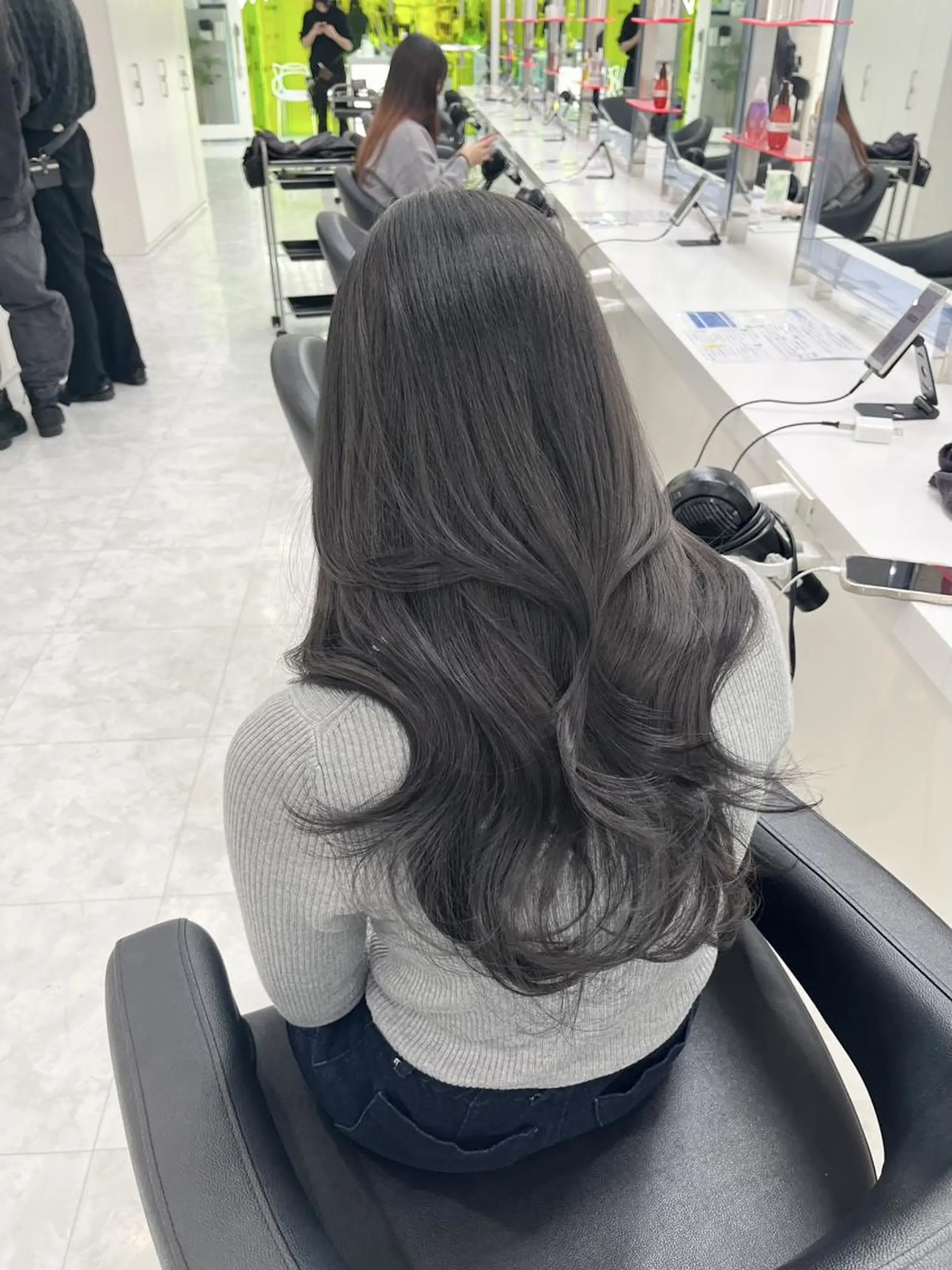 カラー 暗髪透明感ヘア🩶 銀座TUNEのヘアスタイル