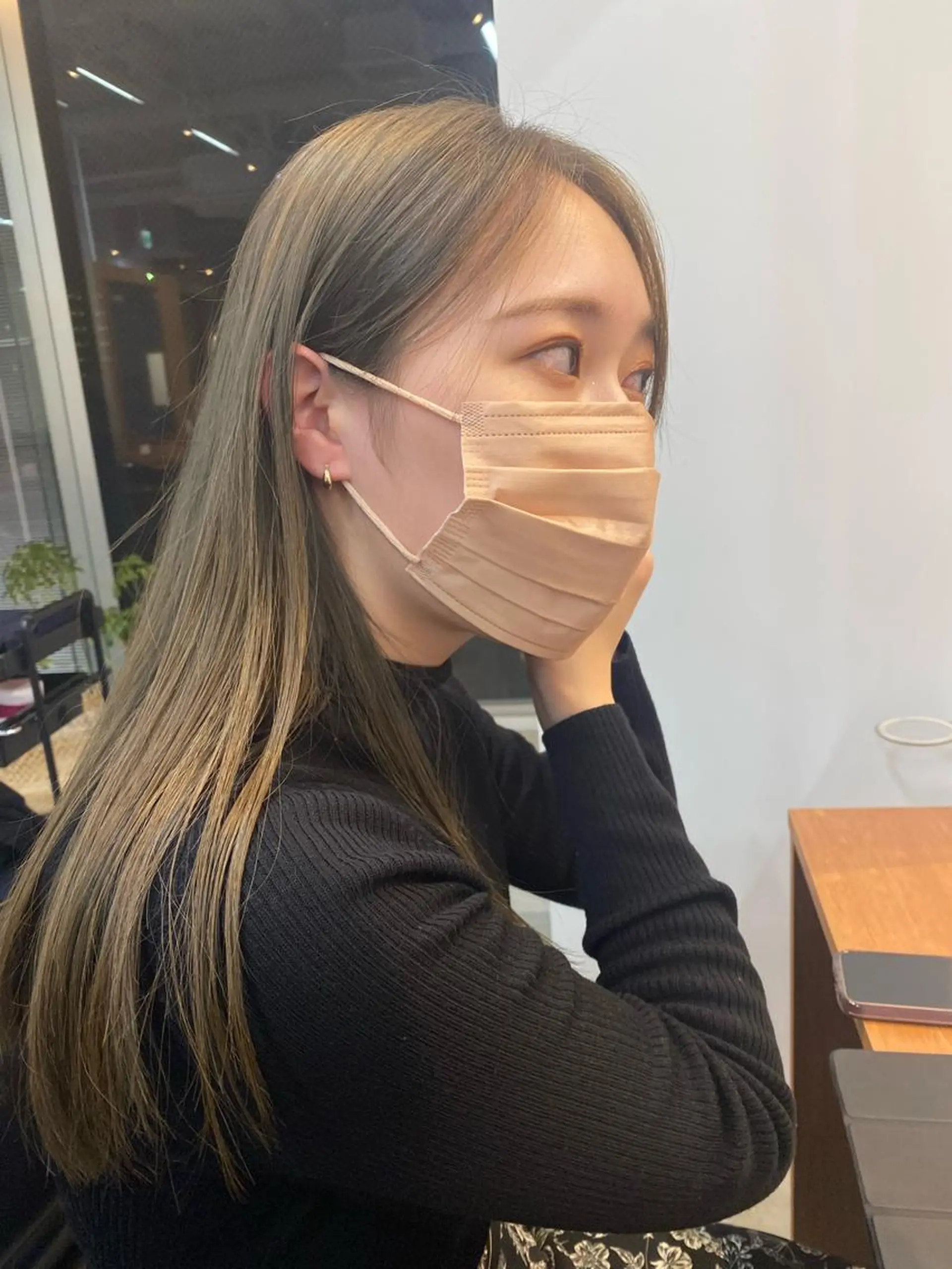 セミロング 砂原 ひよりのヘアスタイル