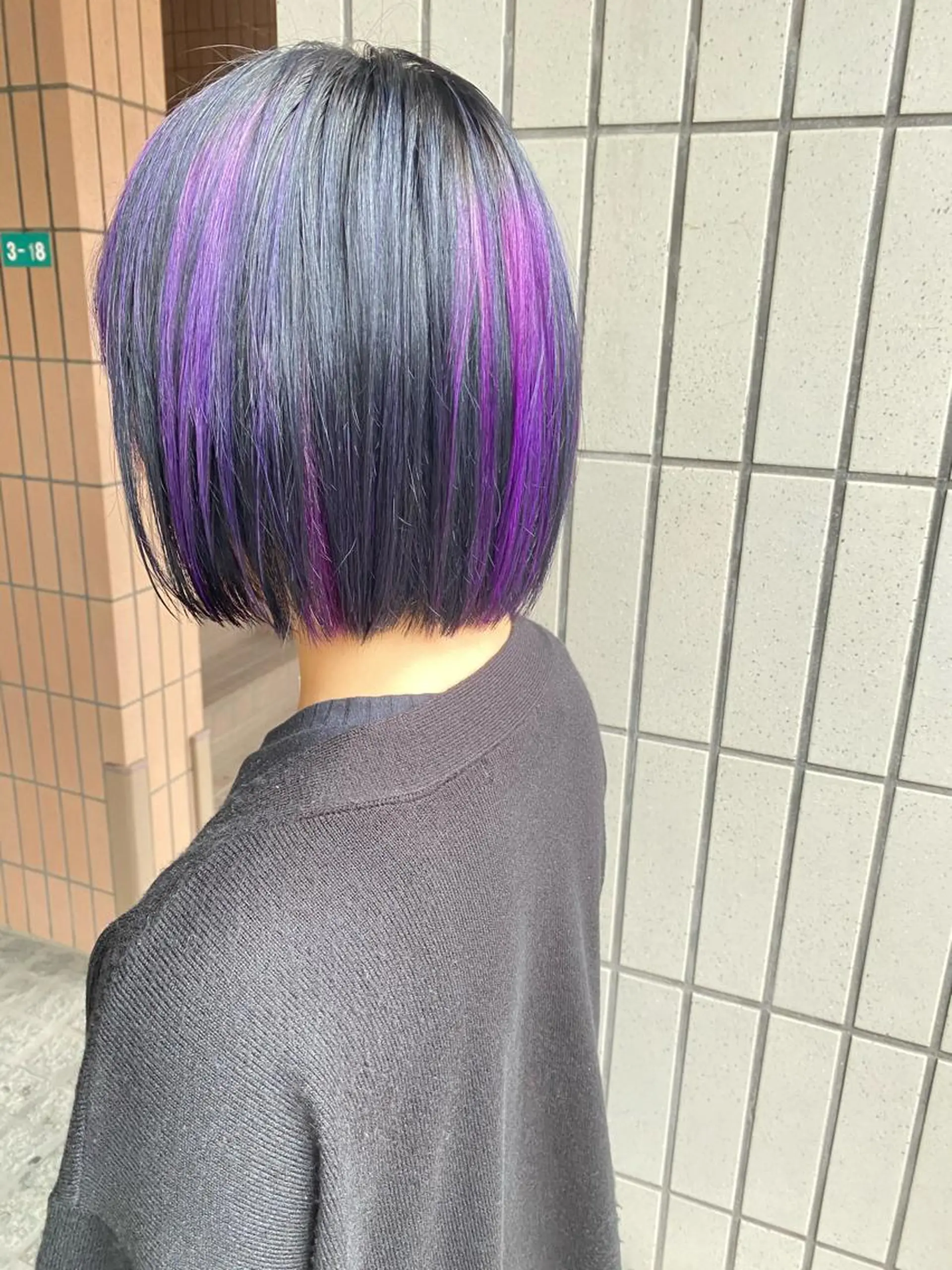 ショート カラー 黒髪 ブリーチ ブルーカラー ブルーブラック ハイライトカラー 髪質改善、エクステ 山口卓哉のヘアスタイル