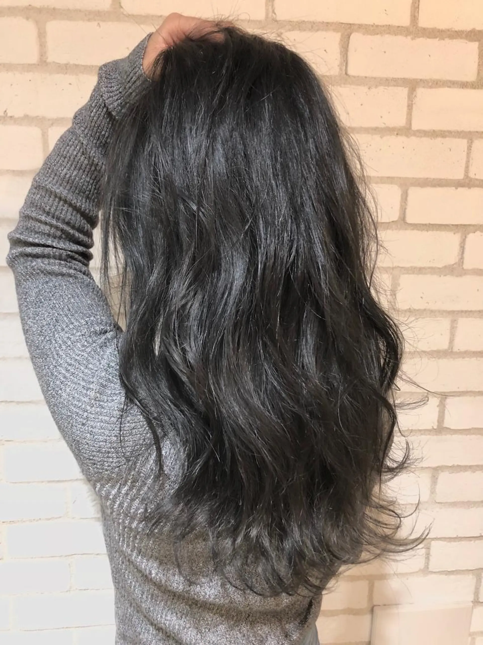 ロング カラー 小島 侑衣のヘアスタイル