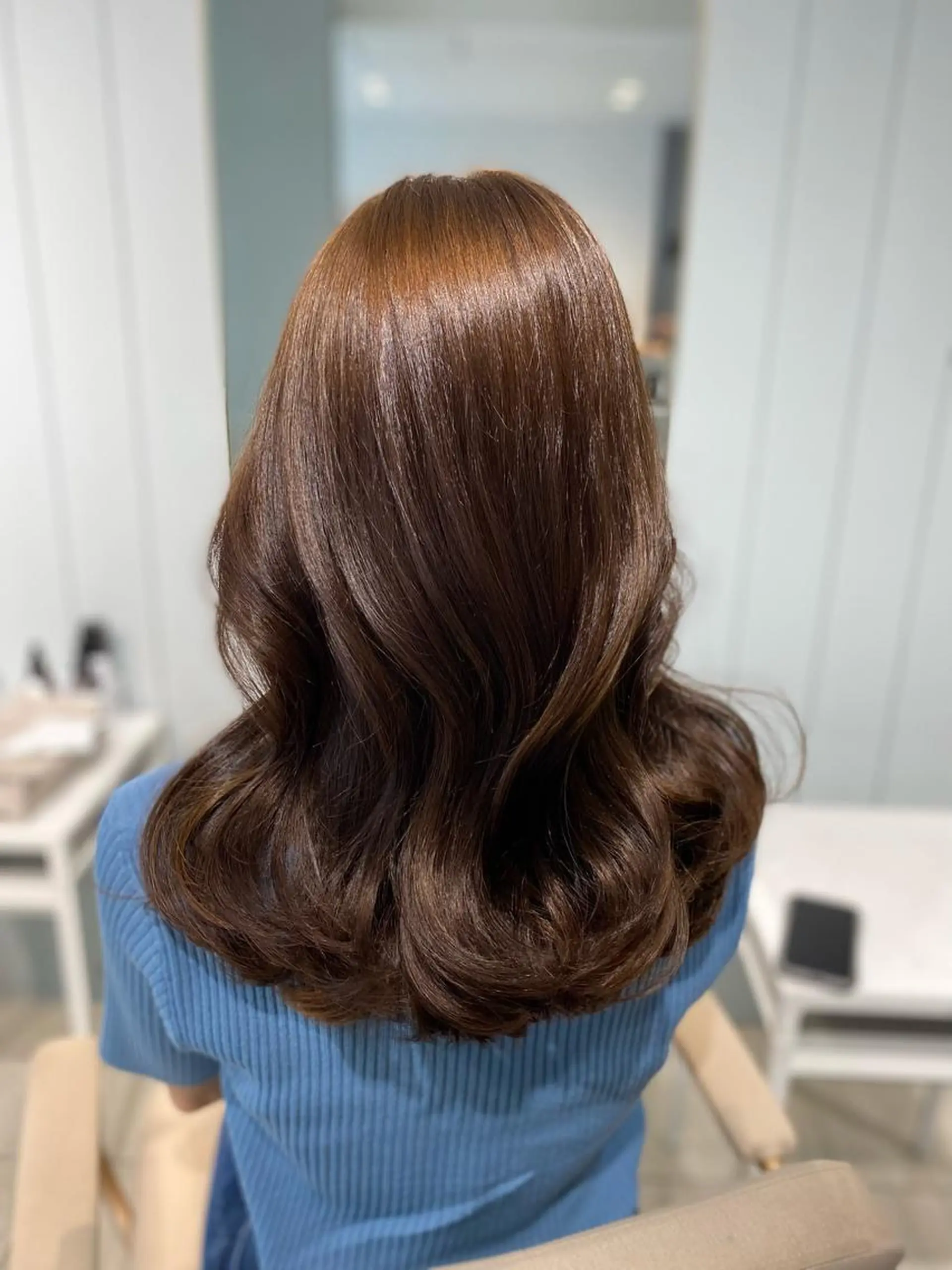 ミディアム カラー アッシュ ベージュカラー 黒髪 ブリーチ ブルーカラー カット ヘアカラー トリートメント 韓国風レイヤーカット 💎髪質改善"yuiのヘアスタイル