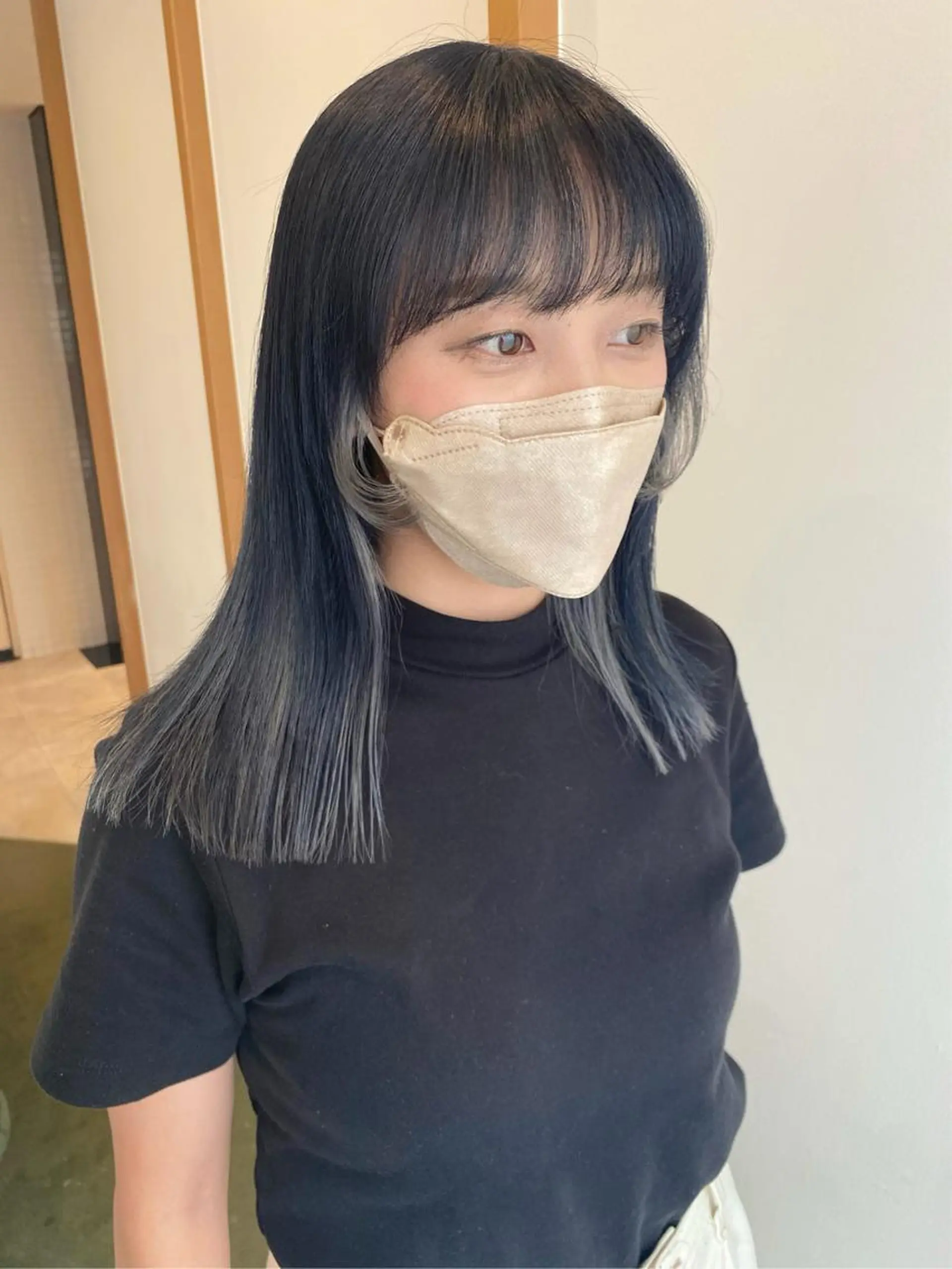 セミロング カラー ネイビーカラー レイヤー・ハッシュ ・ウルフカット/川崎のヘアスタイル