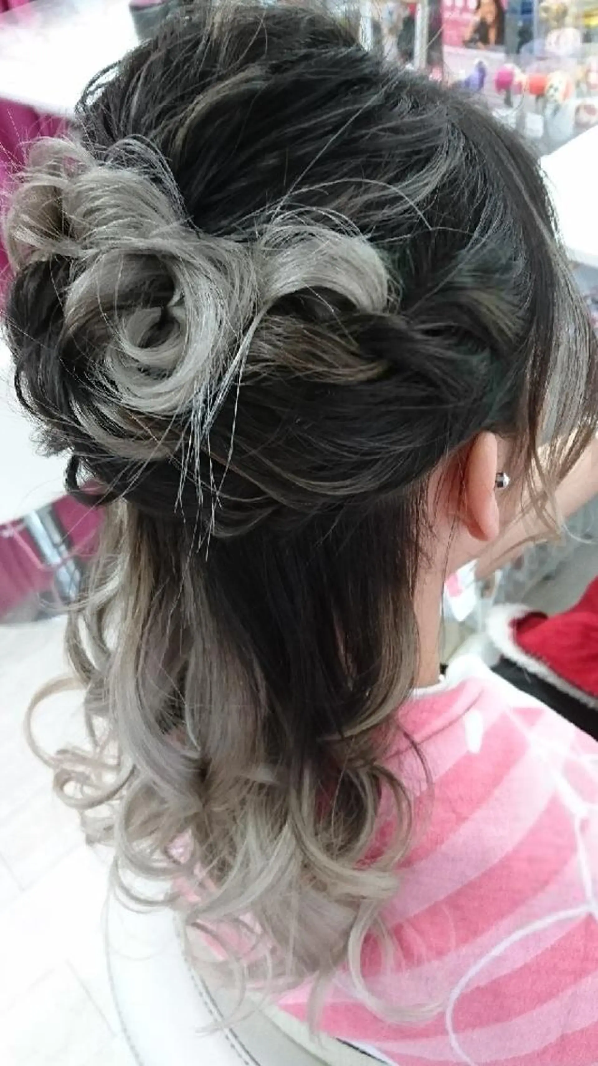 ロング ヘアアレンジ ハーフアップ 工藤 マユナのヘアスタイル