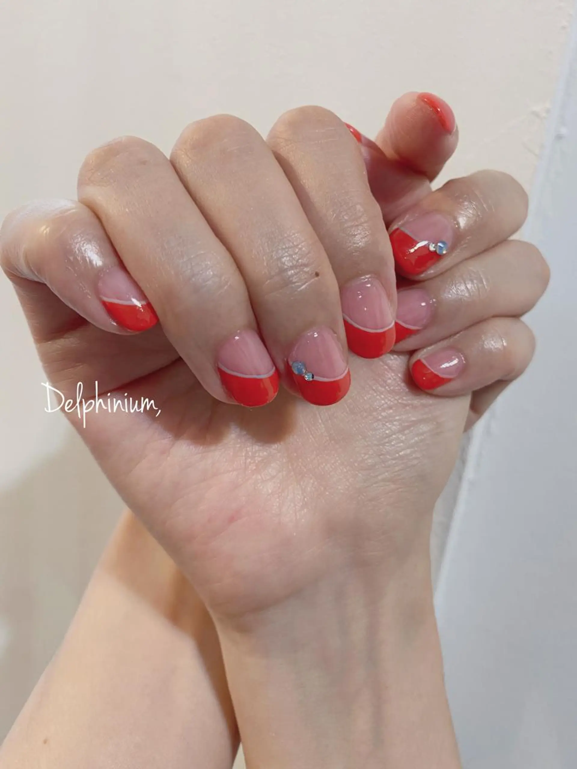 ネイル ブルー フレンチネイル ジェルネイル ラメ(グリッター) 斜めフレンチ ハンドネイル 岡本 友恵のネイルデザイン