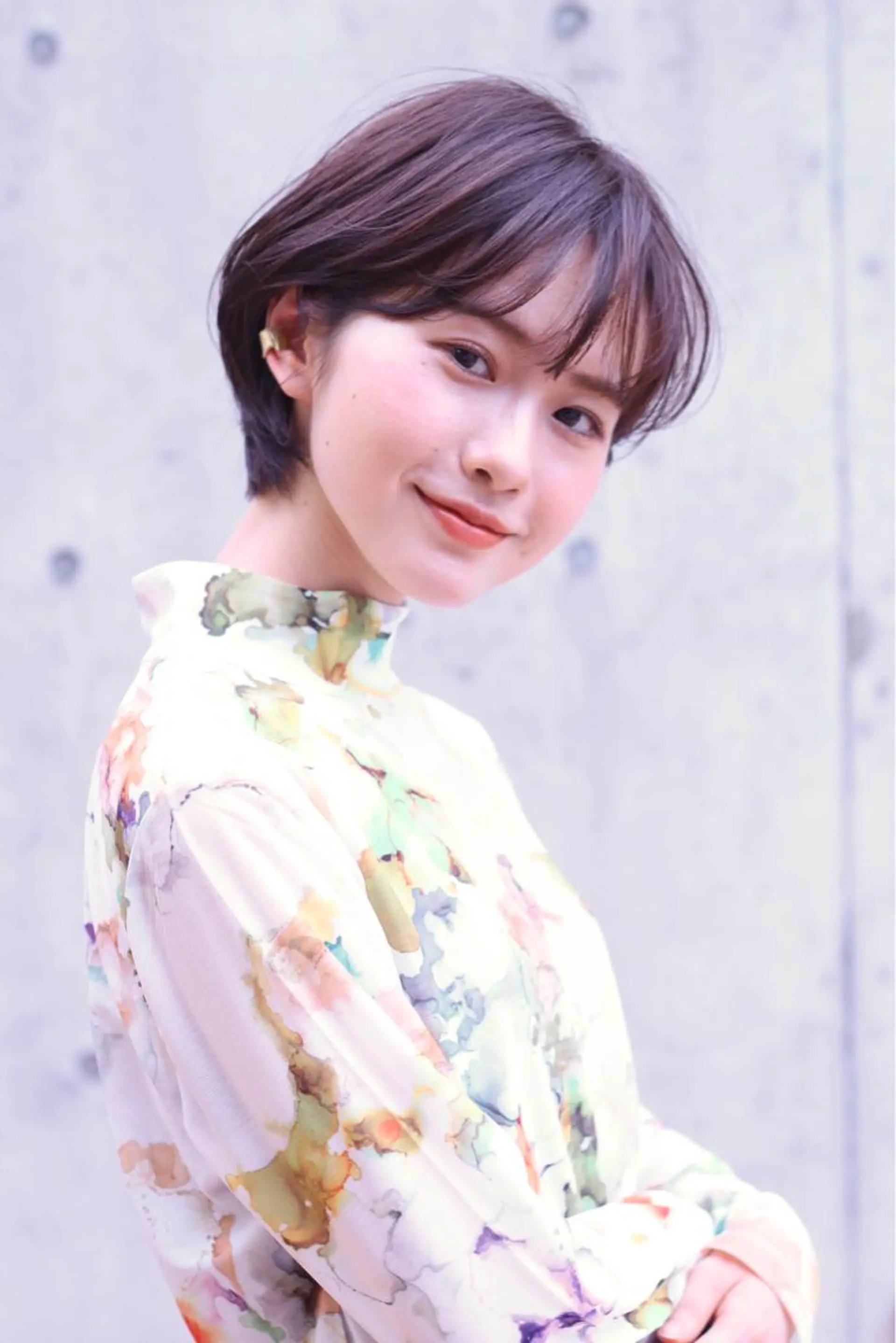 ショート カラー 透明感カラー グレージュ イルミナカラー オリーブグレージュ オリーブグレー ヘアカラー 高木 麻知子のヘアスタイル