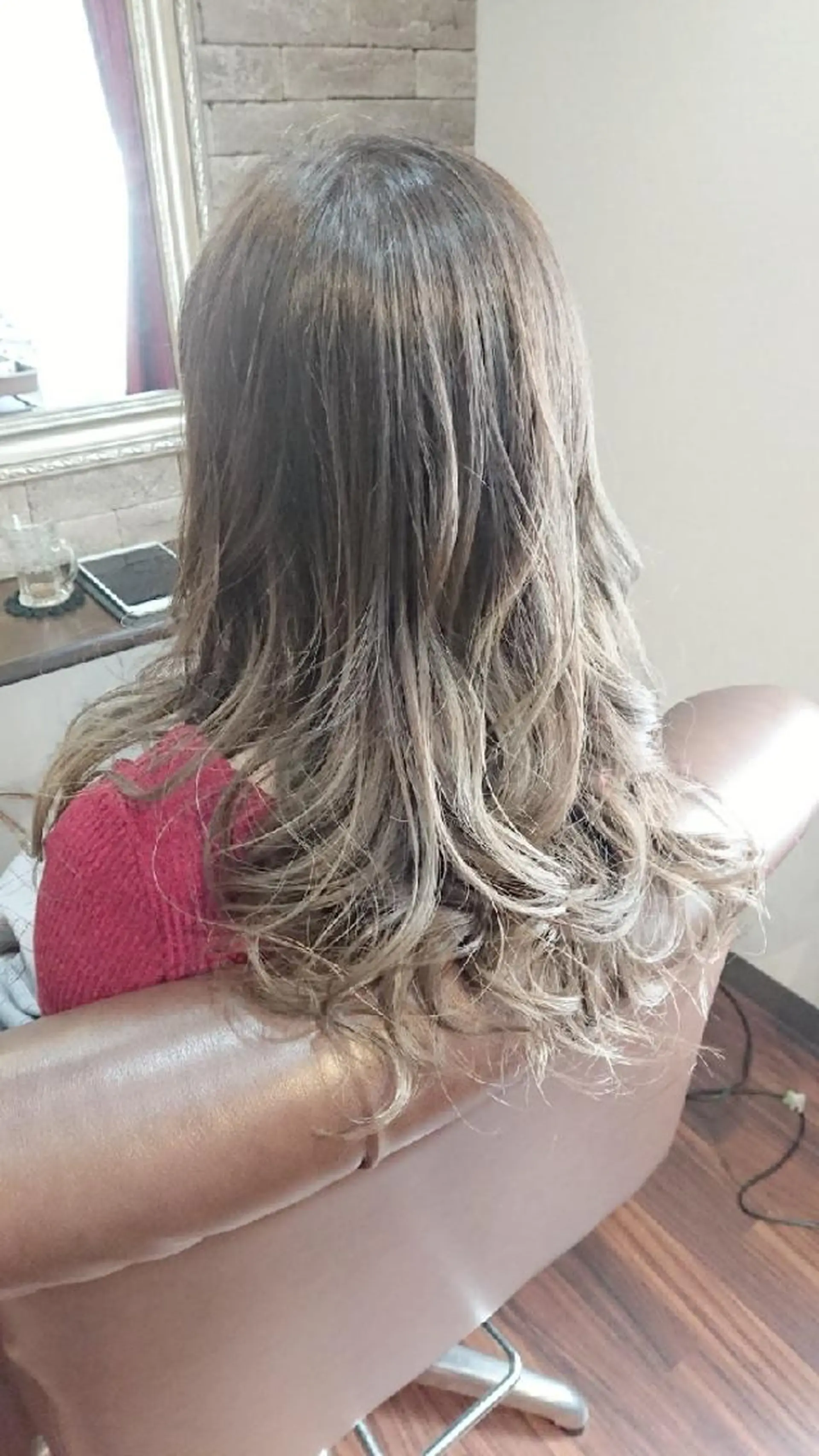 ロング カラー ヘアカラー トリートメント 美髪 カラーリストのヘアスタイル