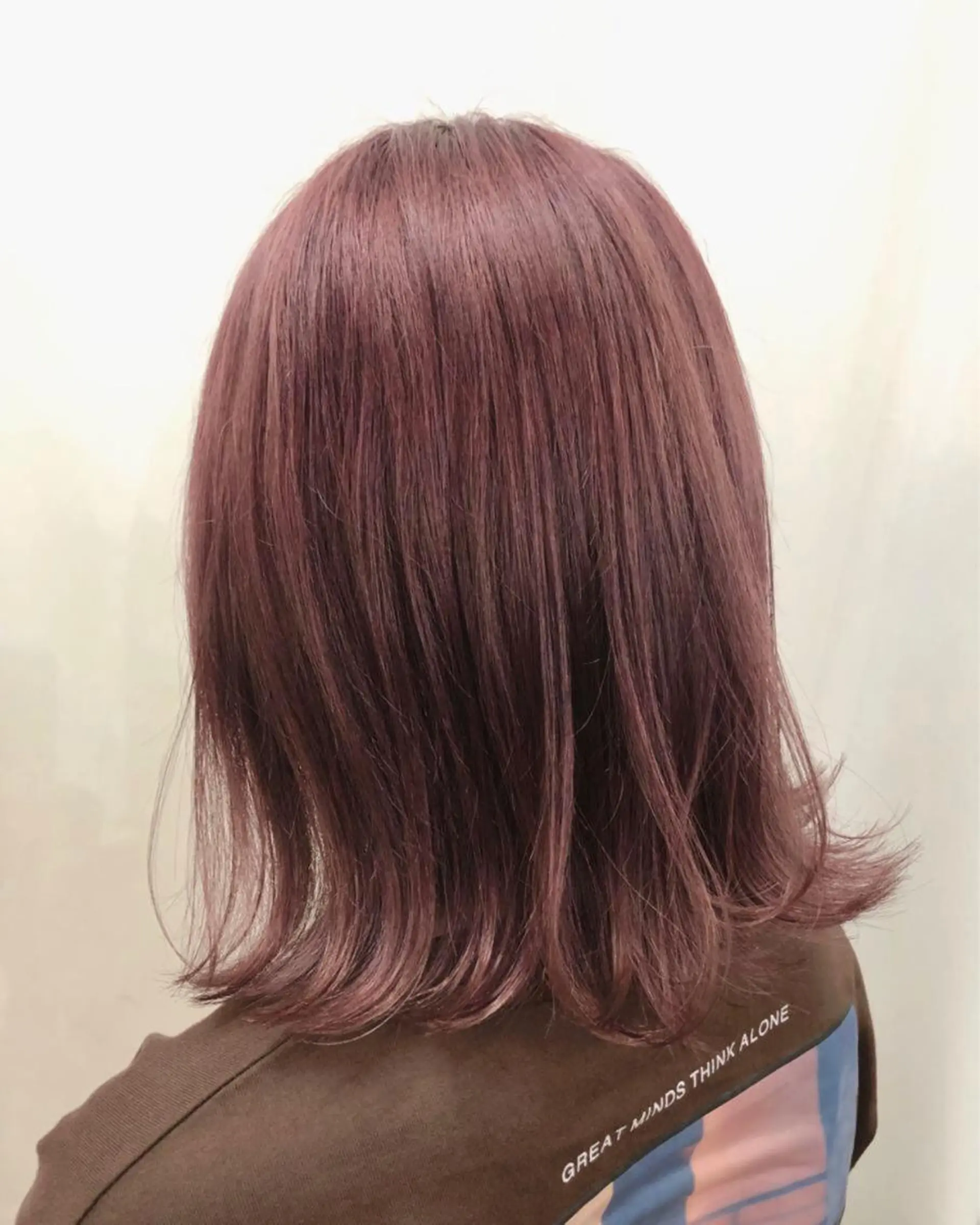 ミディアム カラー 佐藤 花帆のヘアスタイル