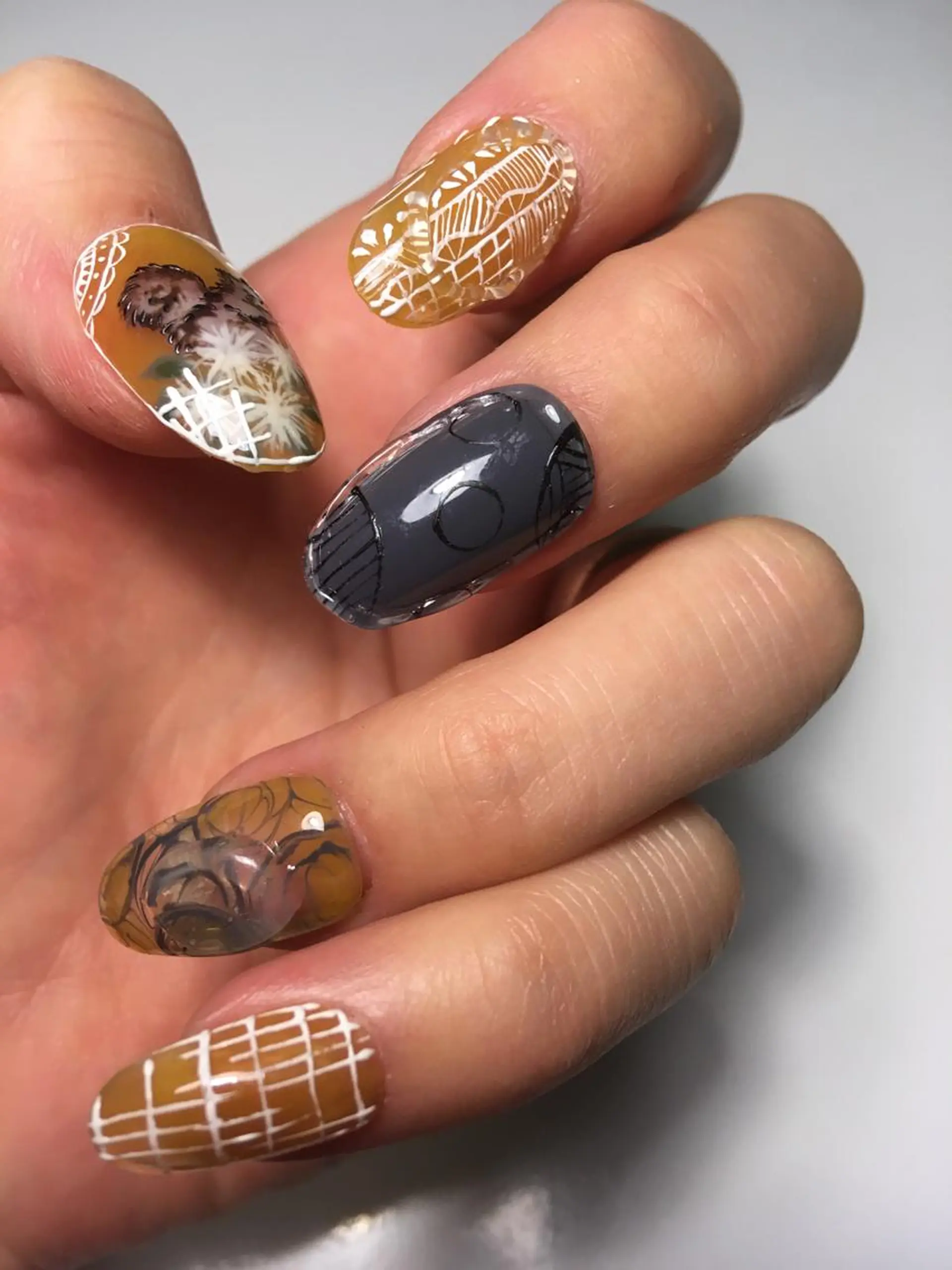 ネイル レース 黄色 中村 翠のネイルデザイン