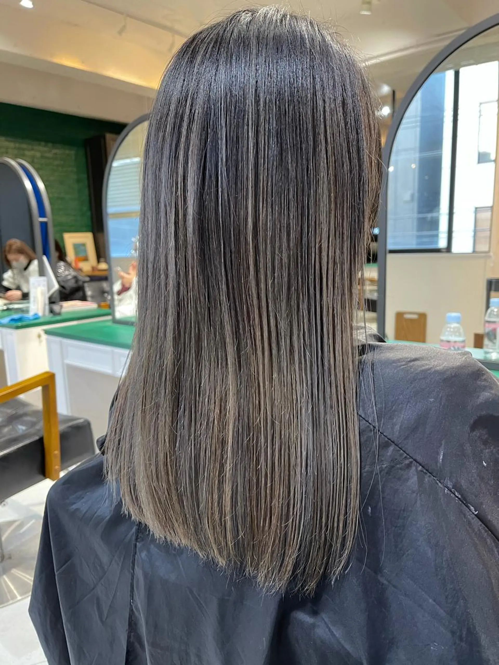 ロング カラー バレイヤージュ レイヤーカット ヘアカラー トリートメント &SONS 小林亨のヘアスタイル