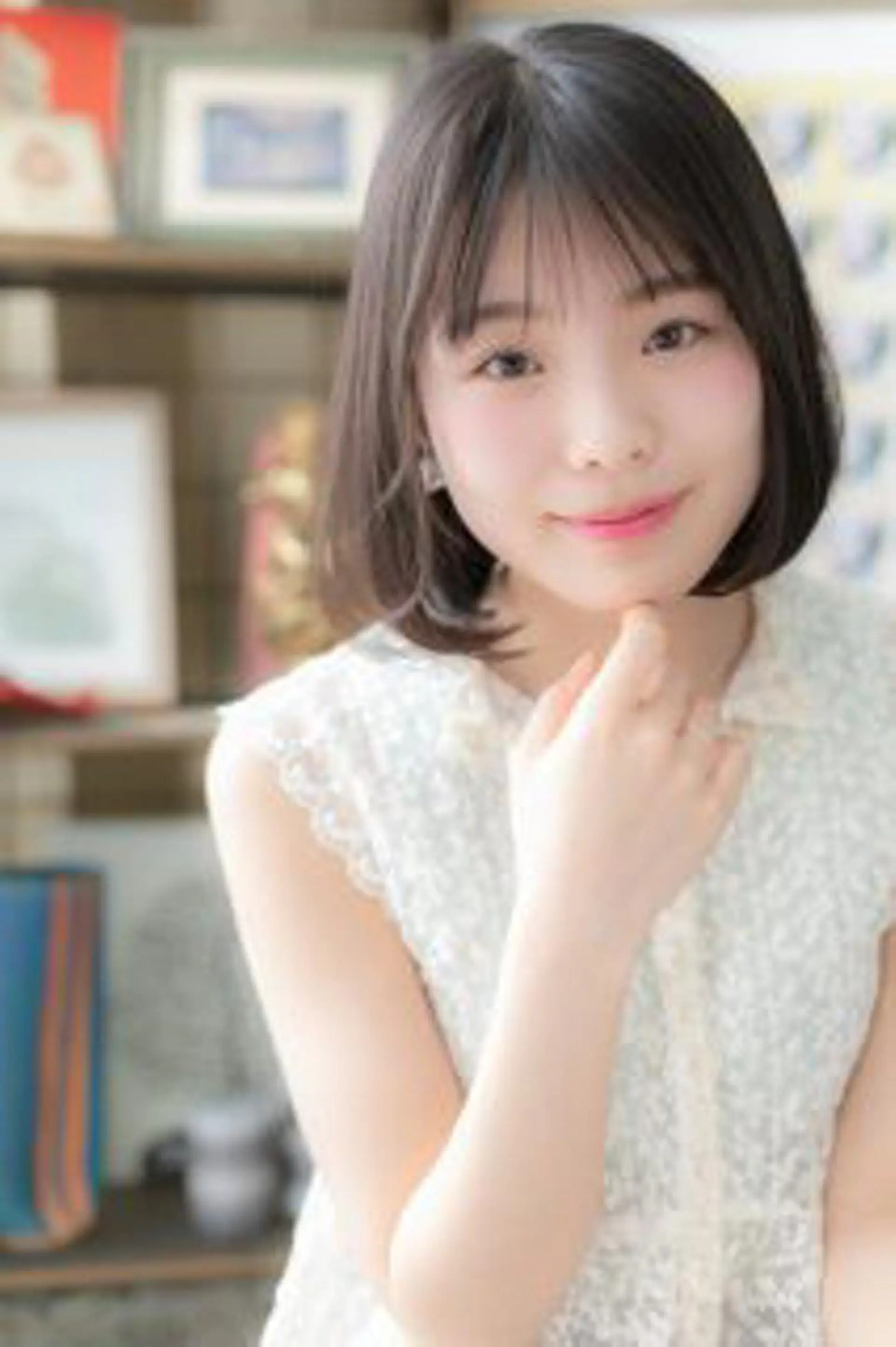 ミディアム カラー ボブ くせ毛 斜めバング 小顔カット 出川 宙☘️のヘアスタイル