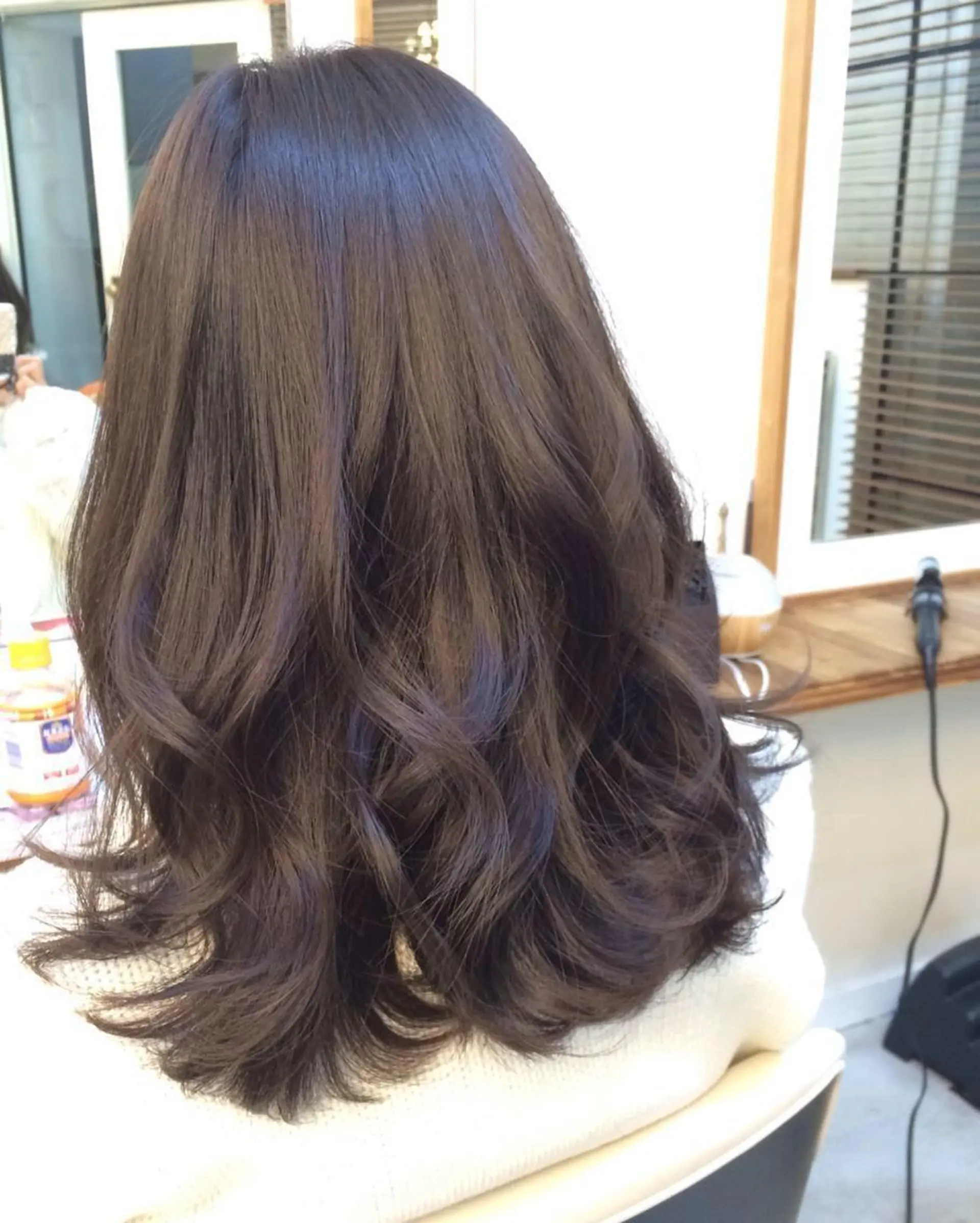 セミロング アッシュ レイヤーカット エクステ（レミー毛） NINEのヘアスタイル