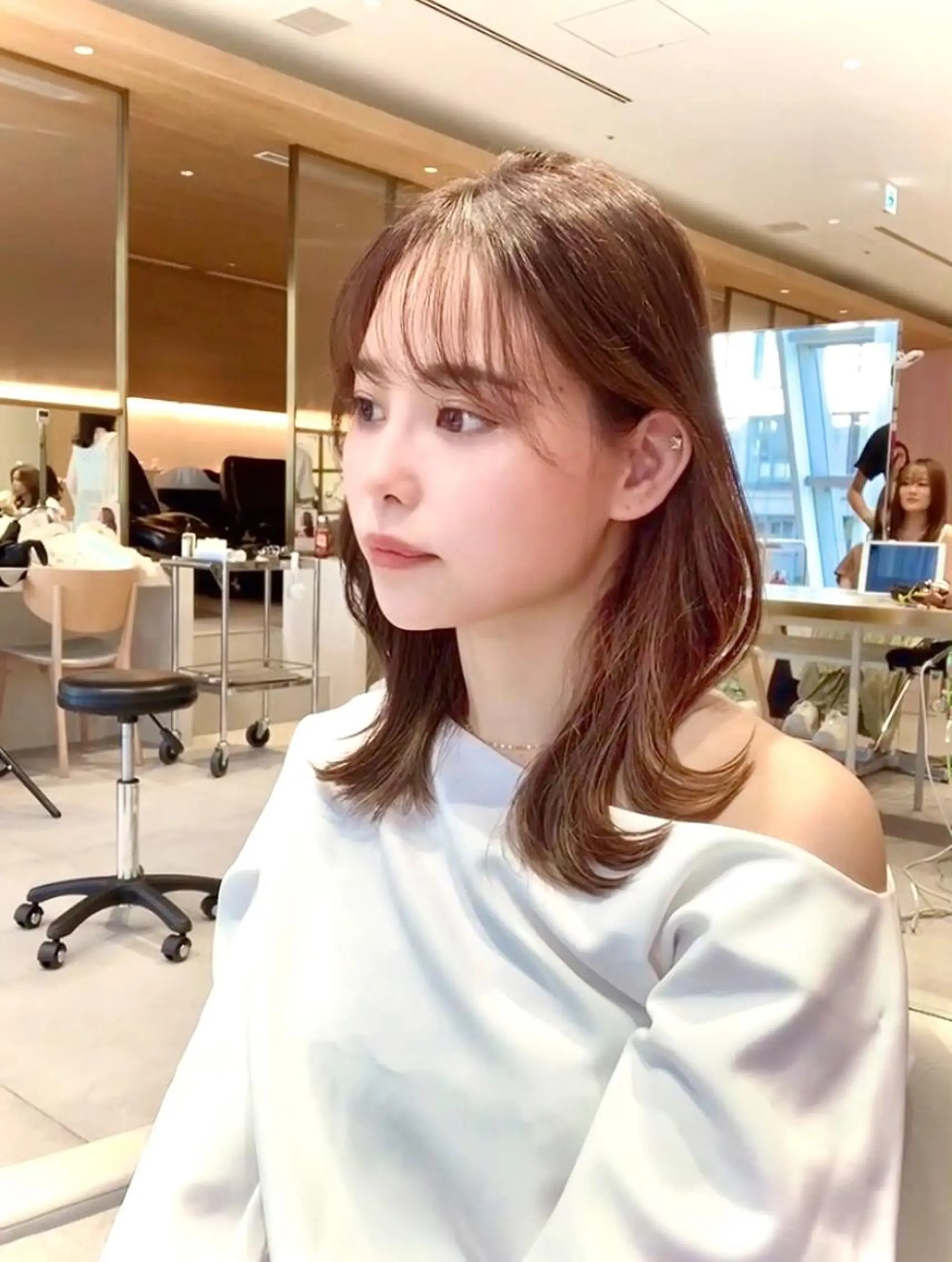 ミディアム レイヤー専門家 ダブルカラー修のヘアスタイル