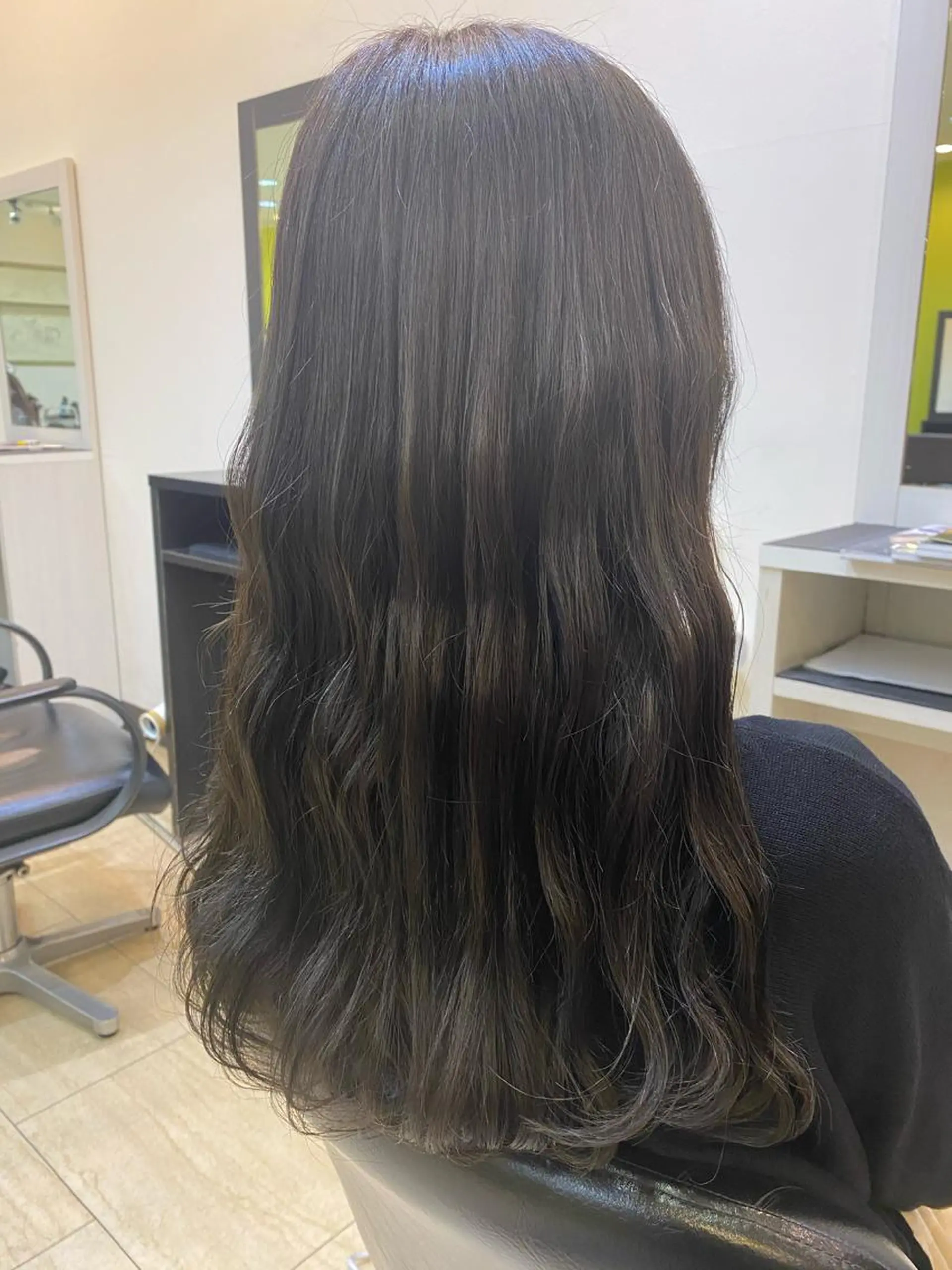 セミロング カラー ハイライトカラー ハイライト wa daのヘアスタイル