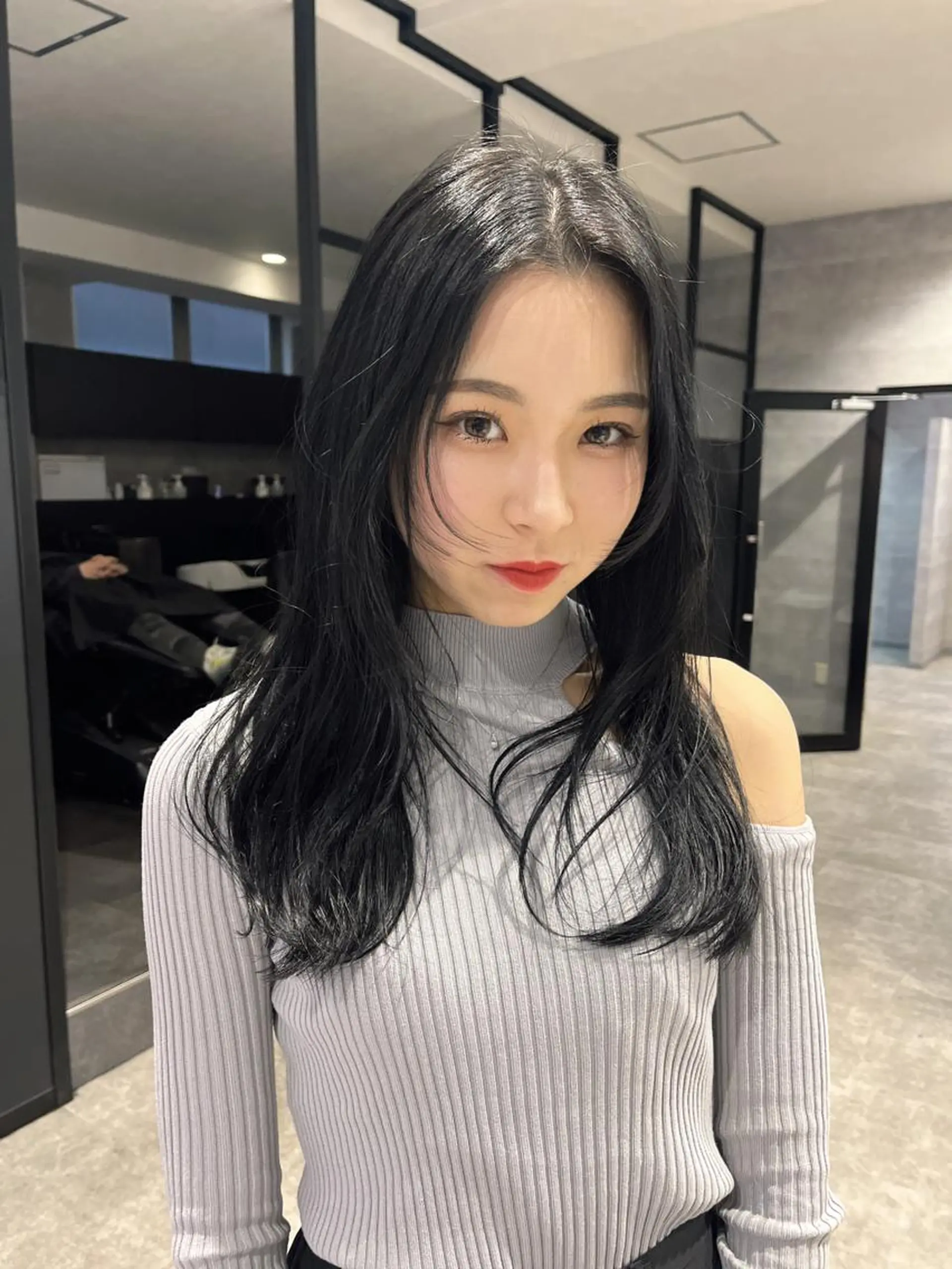 ロング カット ヘアカラー トリートメント MIES amane(アマネ)のヘアスタイル