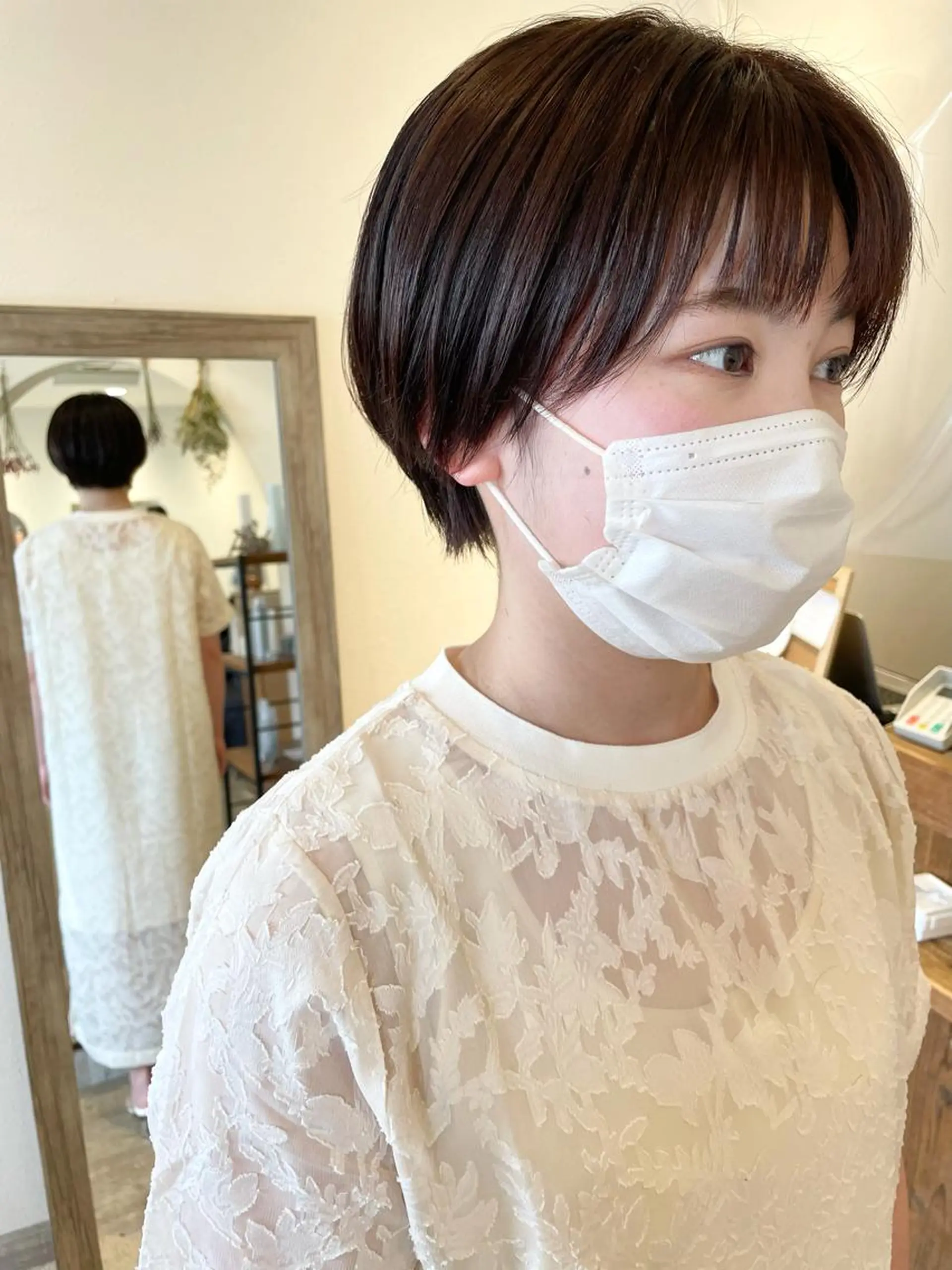 ショート カラー ショートボブ ベージュカラー ブリーチ ブラウンカラー ケアブリーチ 🩰オリーブ/ ベージュ松本咲花🩰のヘアスタイル