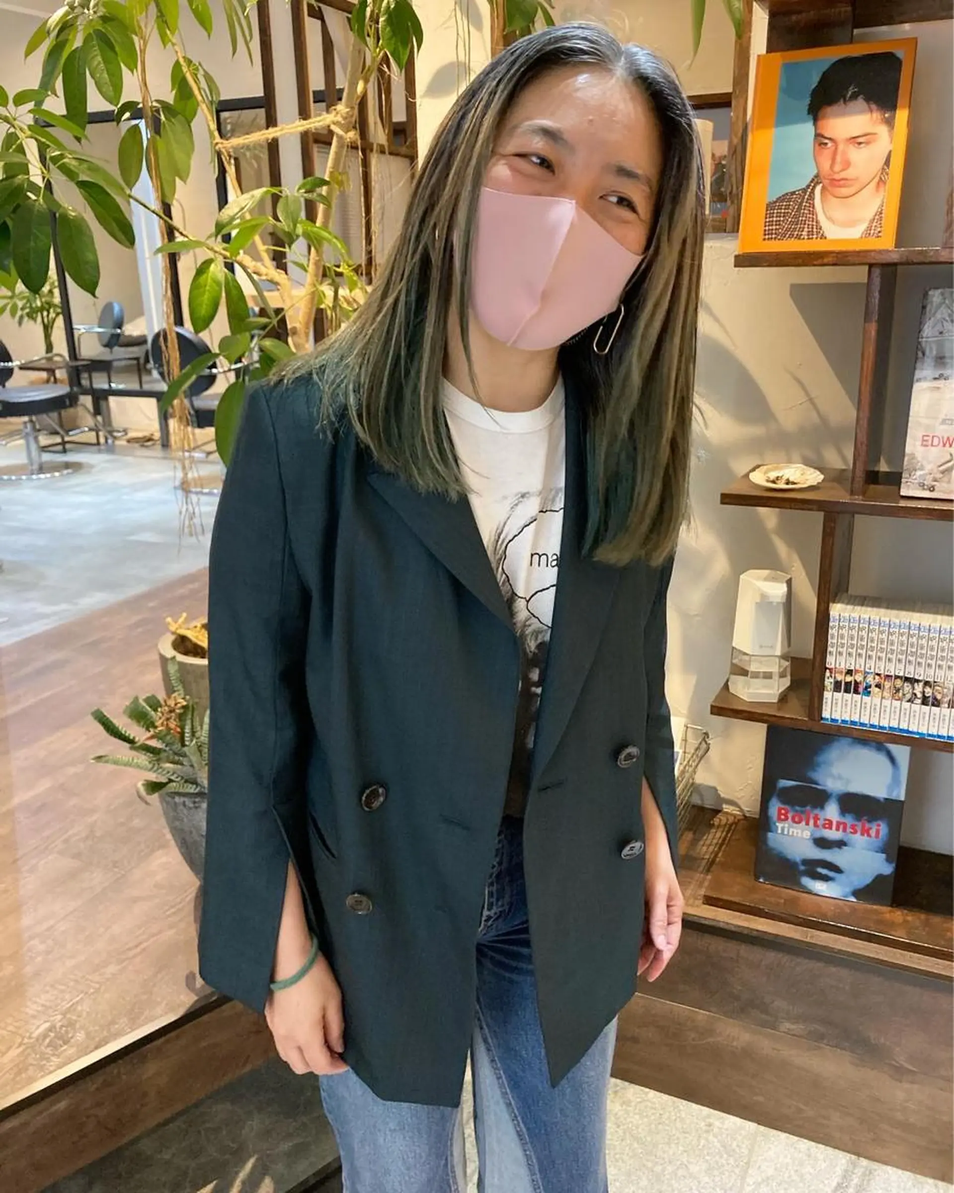 ミディアム 金田 夏野のヘアスタイル