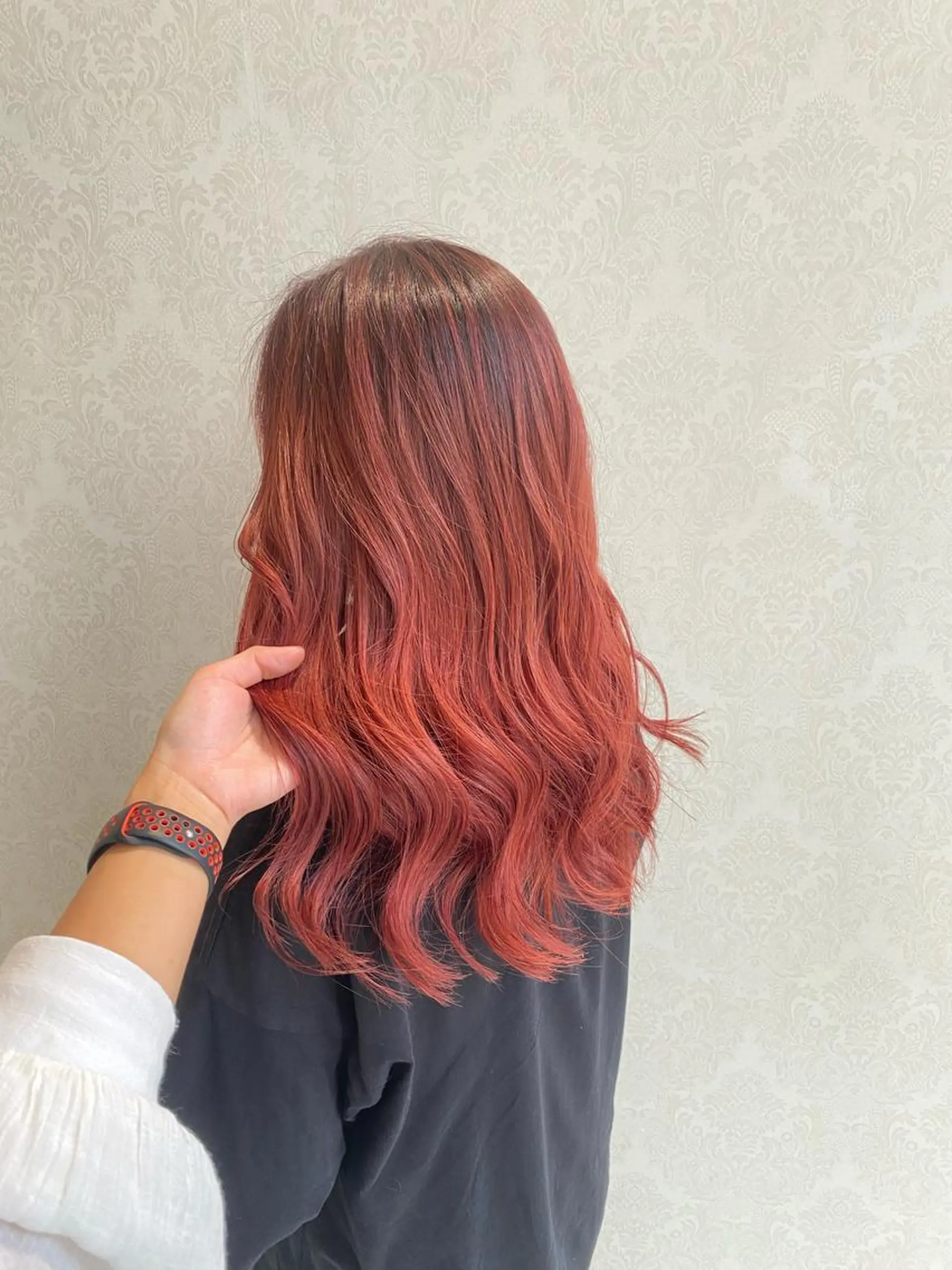 ロング カラー バレイヤージュ ブリーチ グラデーションカラー レイヤーカット ヘアカラー mori  by little所属・デザインカラー✨新倉 佑奈のヘアスタイル