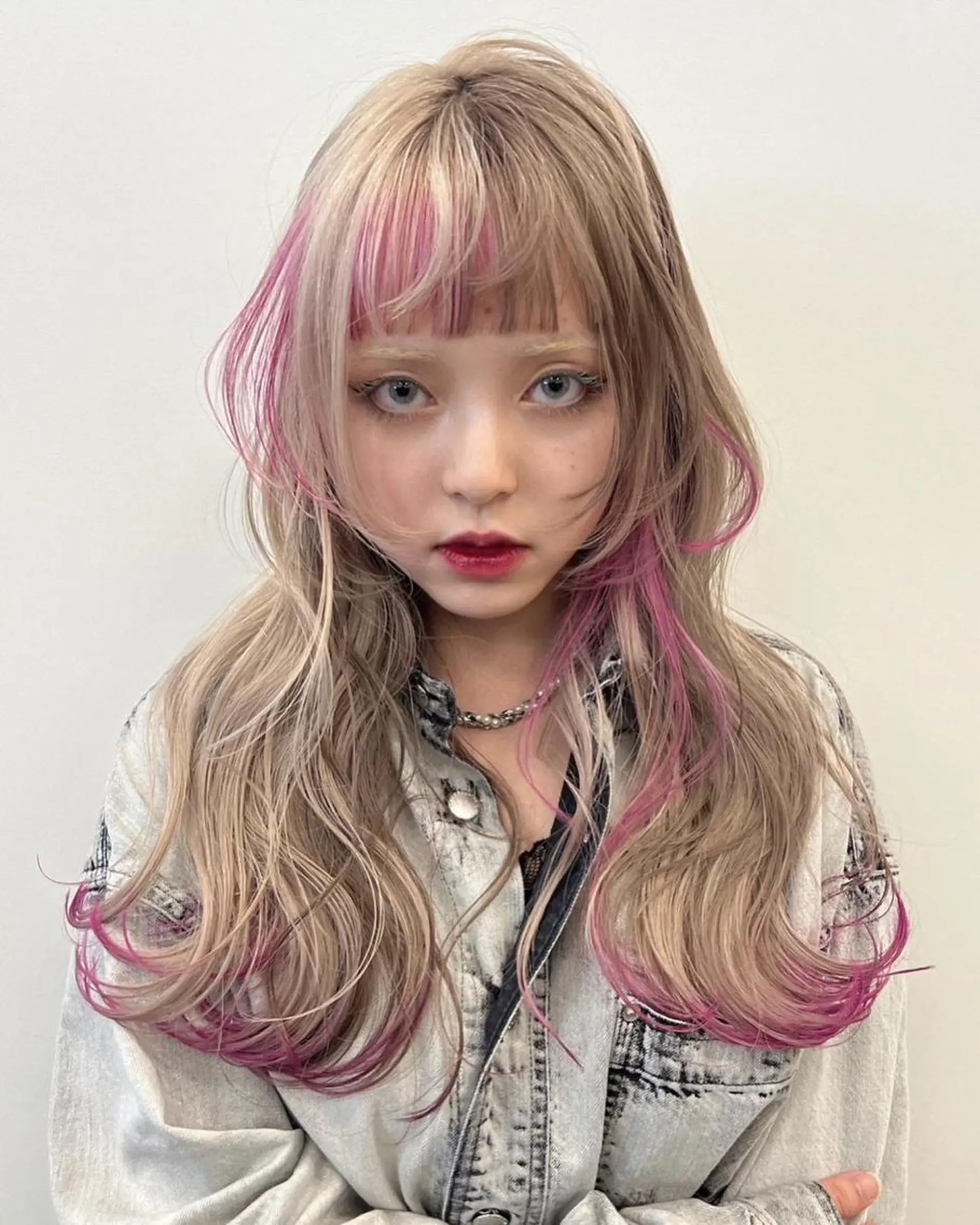 セミロング カラー ブリーチ ケアブリーチ デザインカラー ハイトーンカラー ウルフカット ヘアカラー トリートメント ヘアセット Null 表参道のヘアスタイル