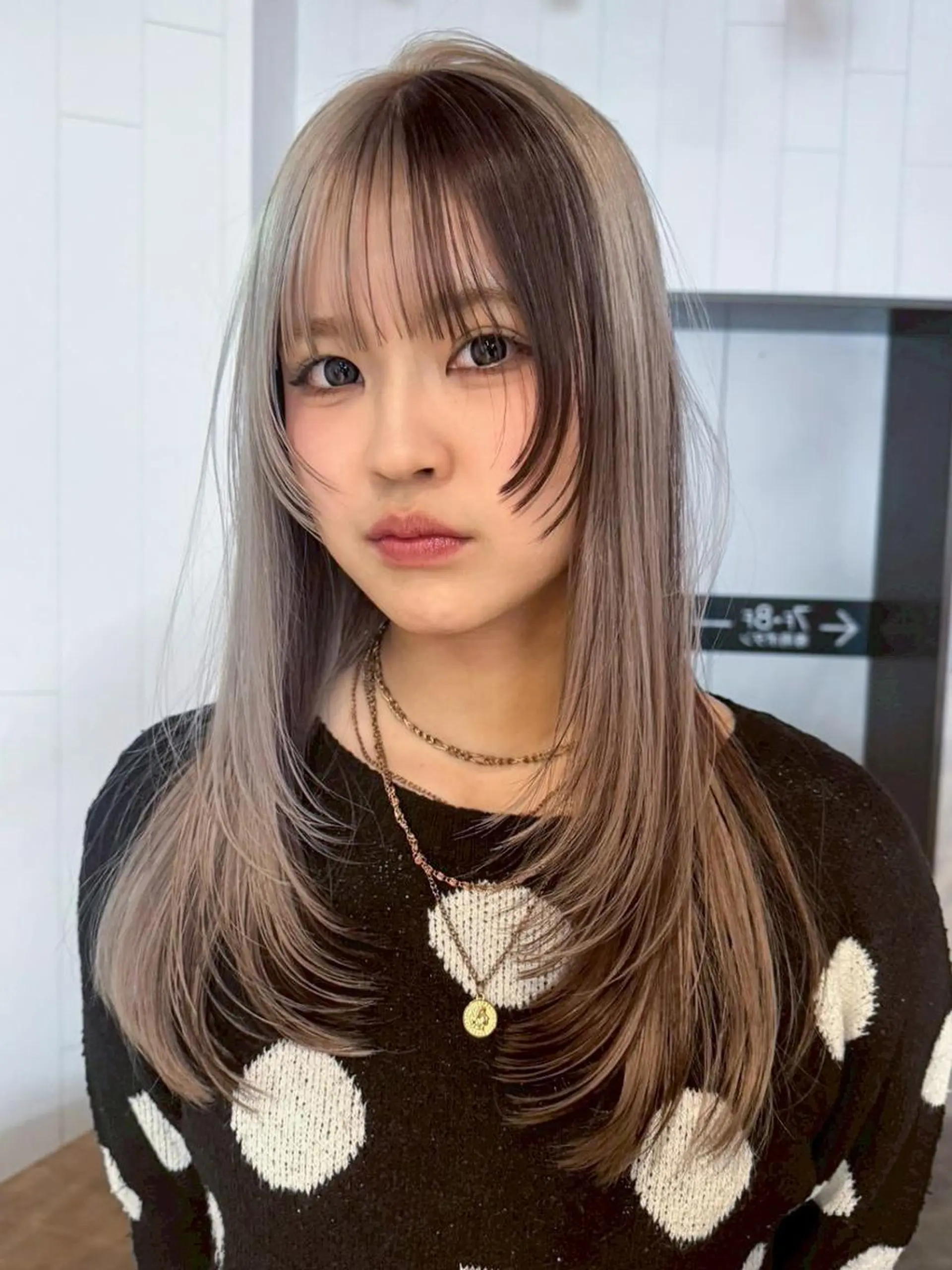 セミロング カラー ブリーチ ダブルカラー ハイトーンカラー カット ヘアカラー トリートメント ITbyALBUM 藤沢店のヘアスタイル