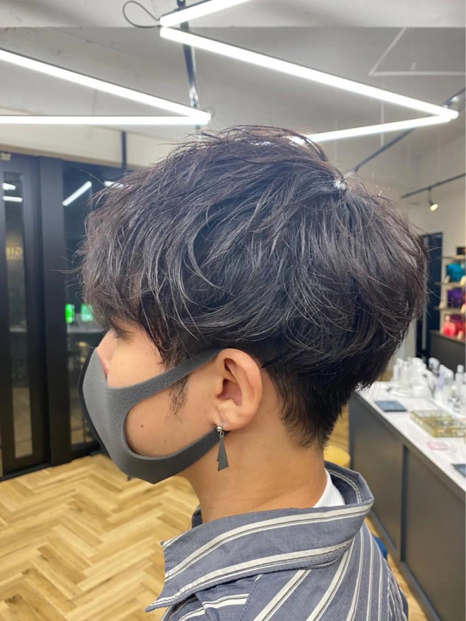 ショート カラー 黒髪 GIEN 末吉 海斗のヘアスタイル