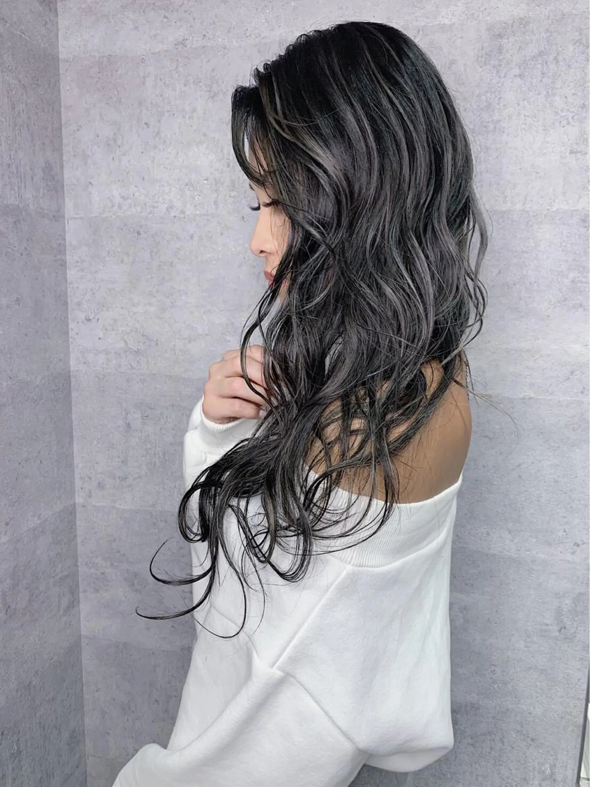 ロング カラー _WHITE+ 南海難波店のヘアスタイル