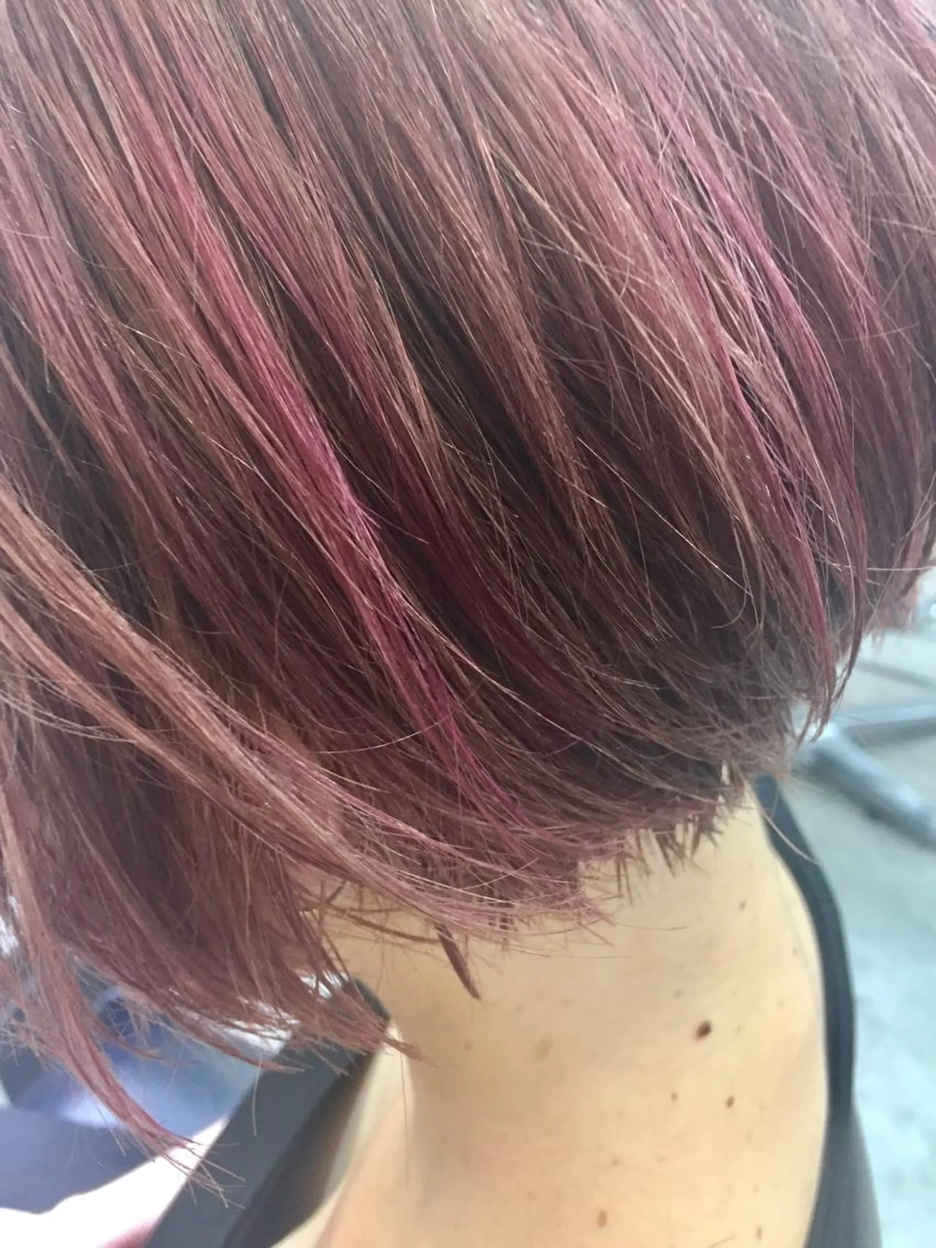 ショート カラー ブリーチ デザインカラー ピンクカラー ニシオカ タクヤのヘアスタイル