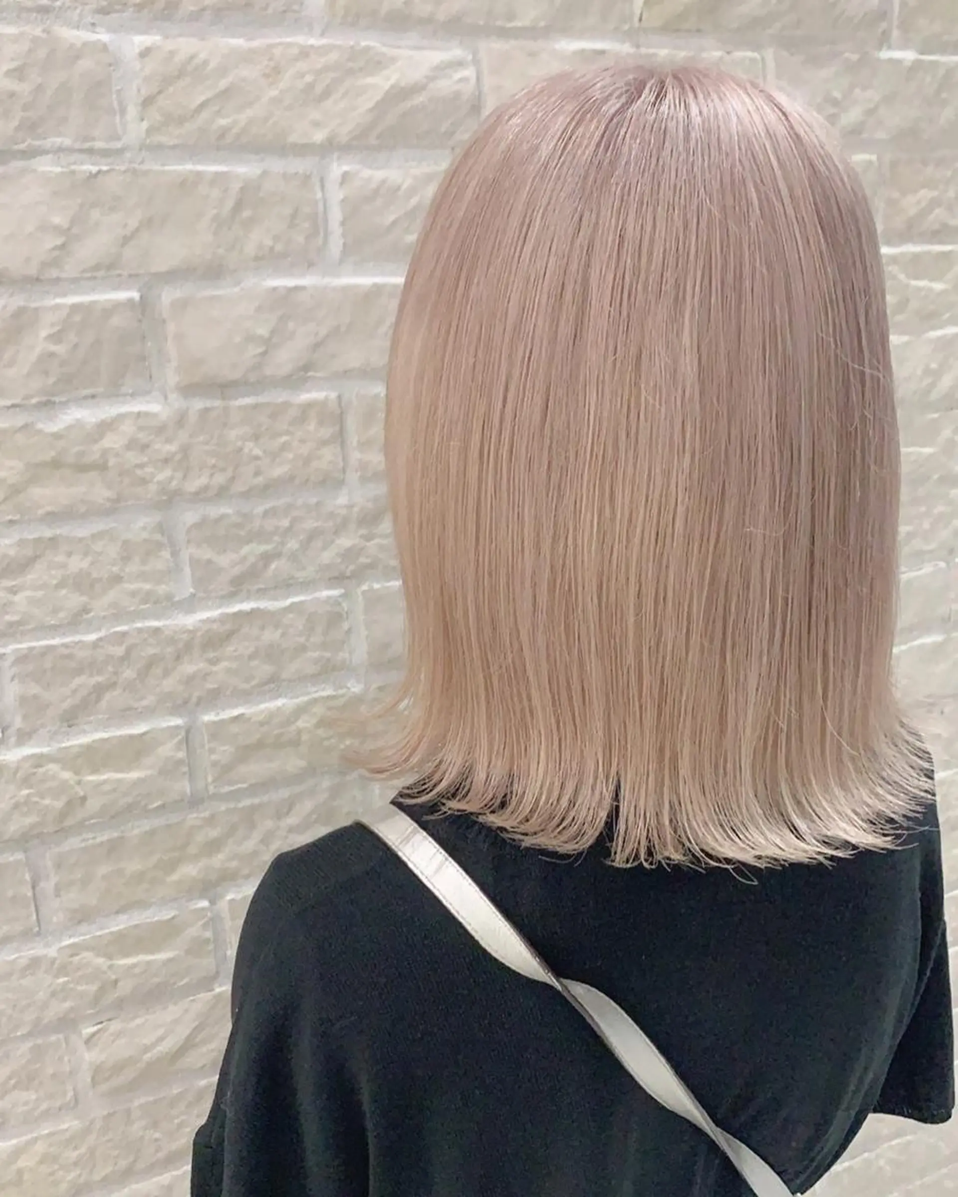 カラー ベージュカラー ブロンド ブラウンカラー デザインカラー ダブルカラー 艶髪レイヤーの王 また復活の大澤竜馬のヘアスタイル