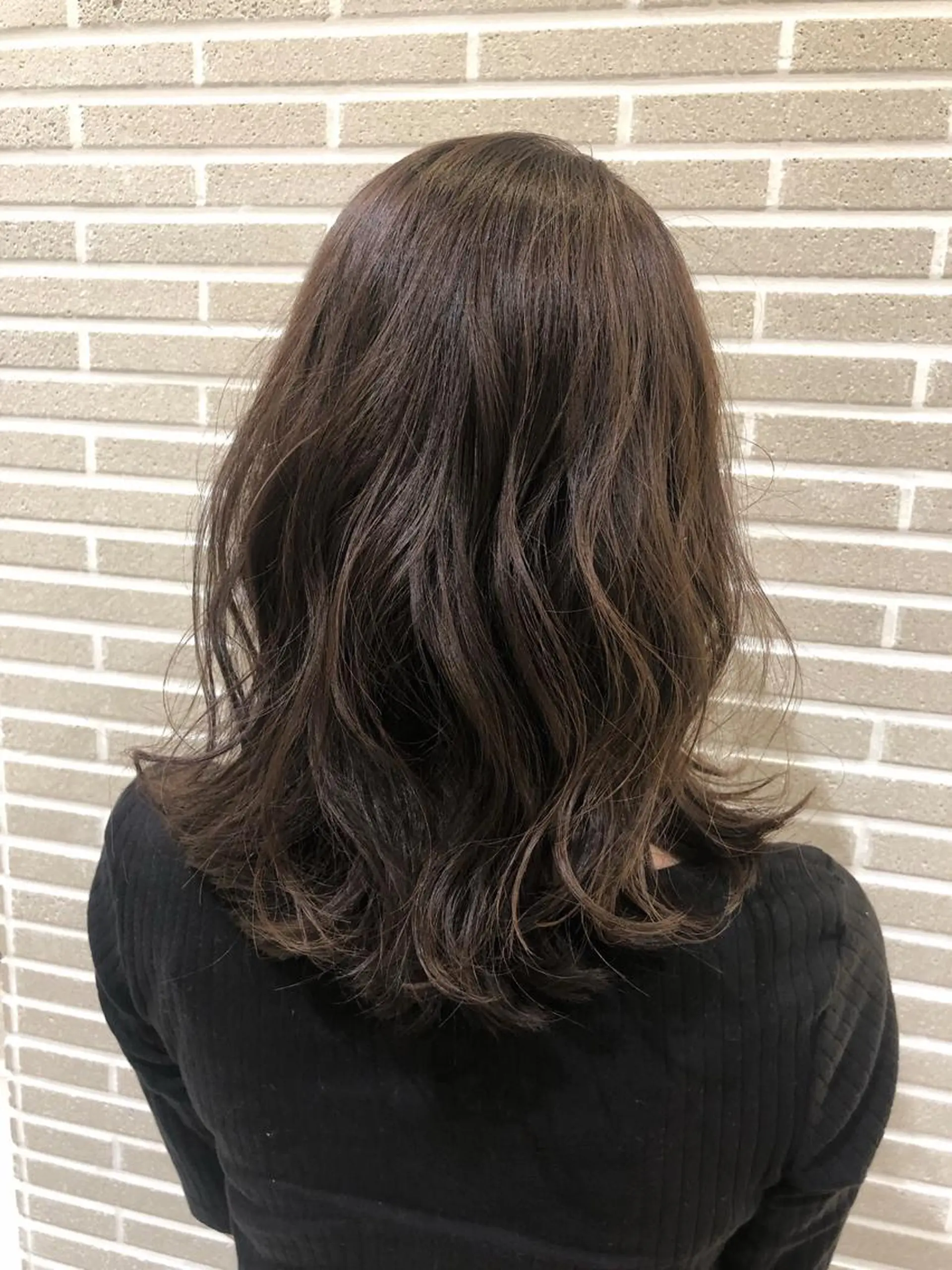 
![ミディアム カラー ヘアアレンジ イルミナカラー 外ハネヘア カット ヘアカラー トリートメント 山北 咲子のヘアスタイル
