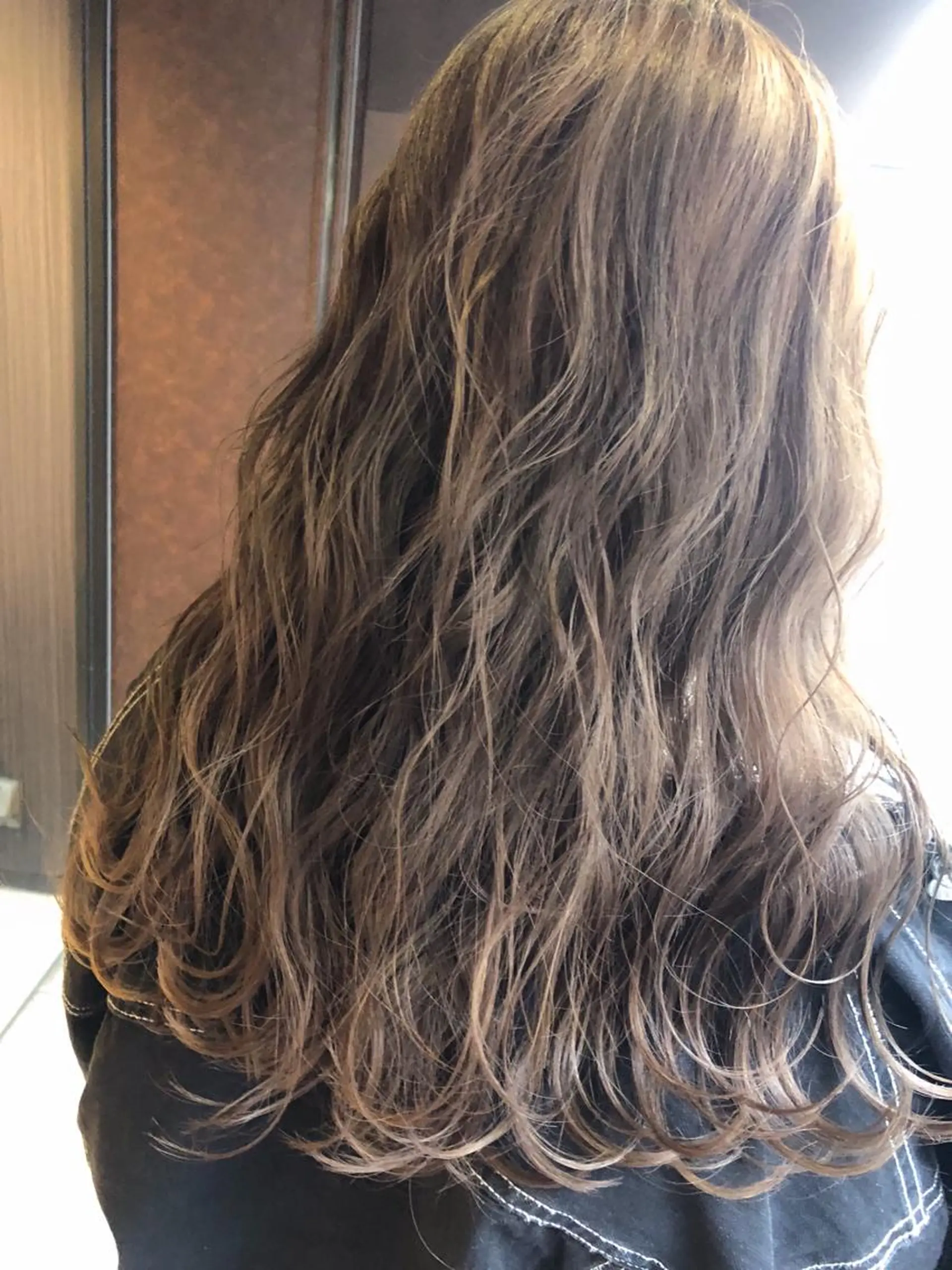 セミロング カット ヘアカラー トリートメント MIRIM栄 野田航生のヘアスタイル
