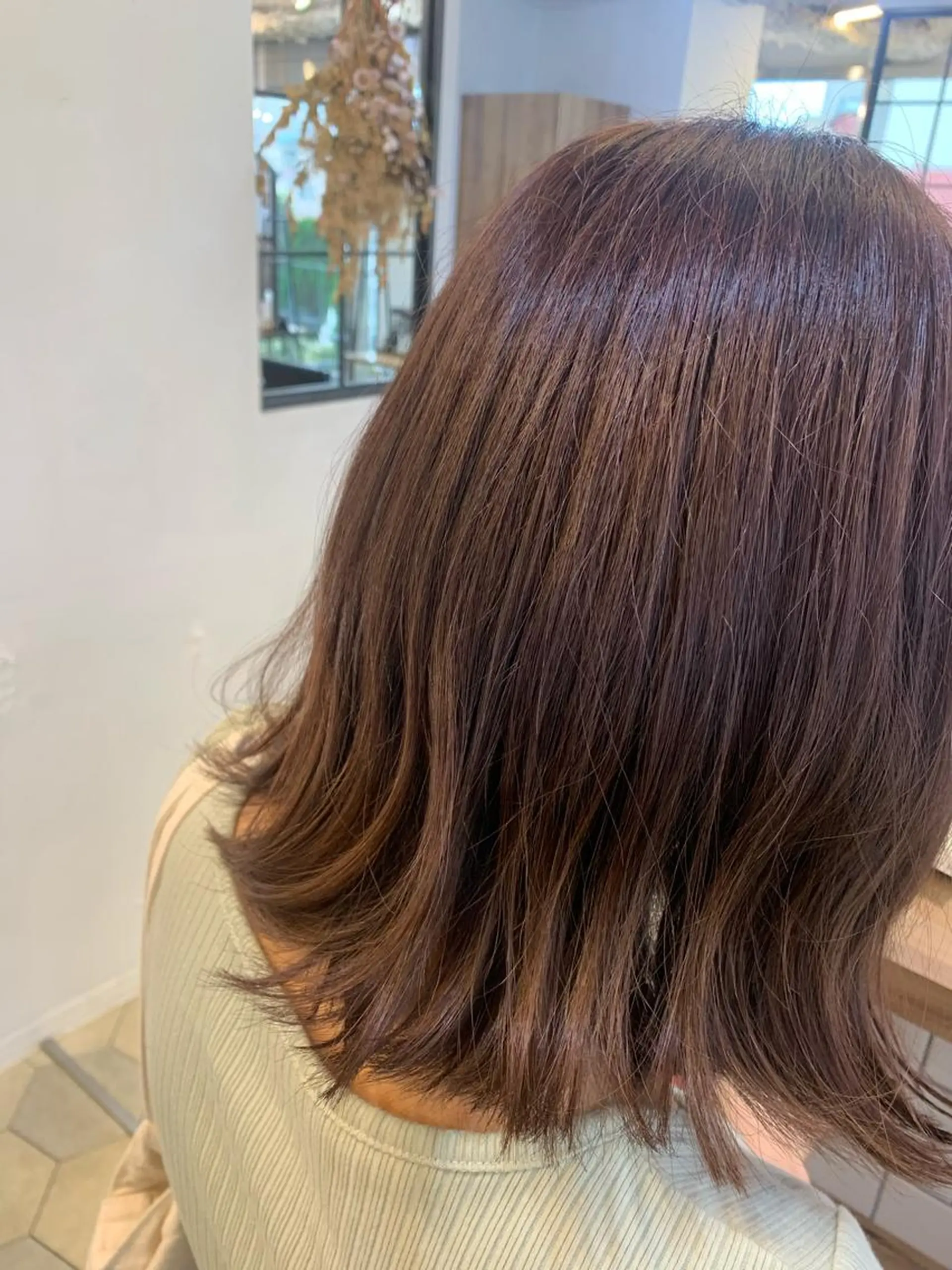 ミディアム カラー ベージュカラー ラベンダーカラー ラベンダーベージュ ピンクカラー ピンクラベンダー カット ヘアカラー トリートメント 藤間 帆乃夏（とうまほのかのヘアスタイル