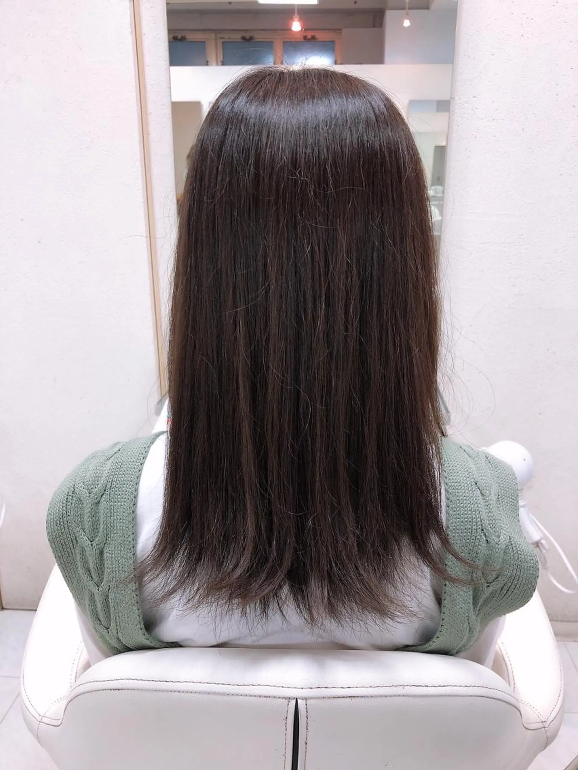 セミロング ヘアカラー 阿部 美咲のヘアスタイル