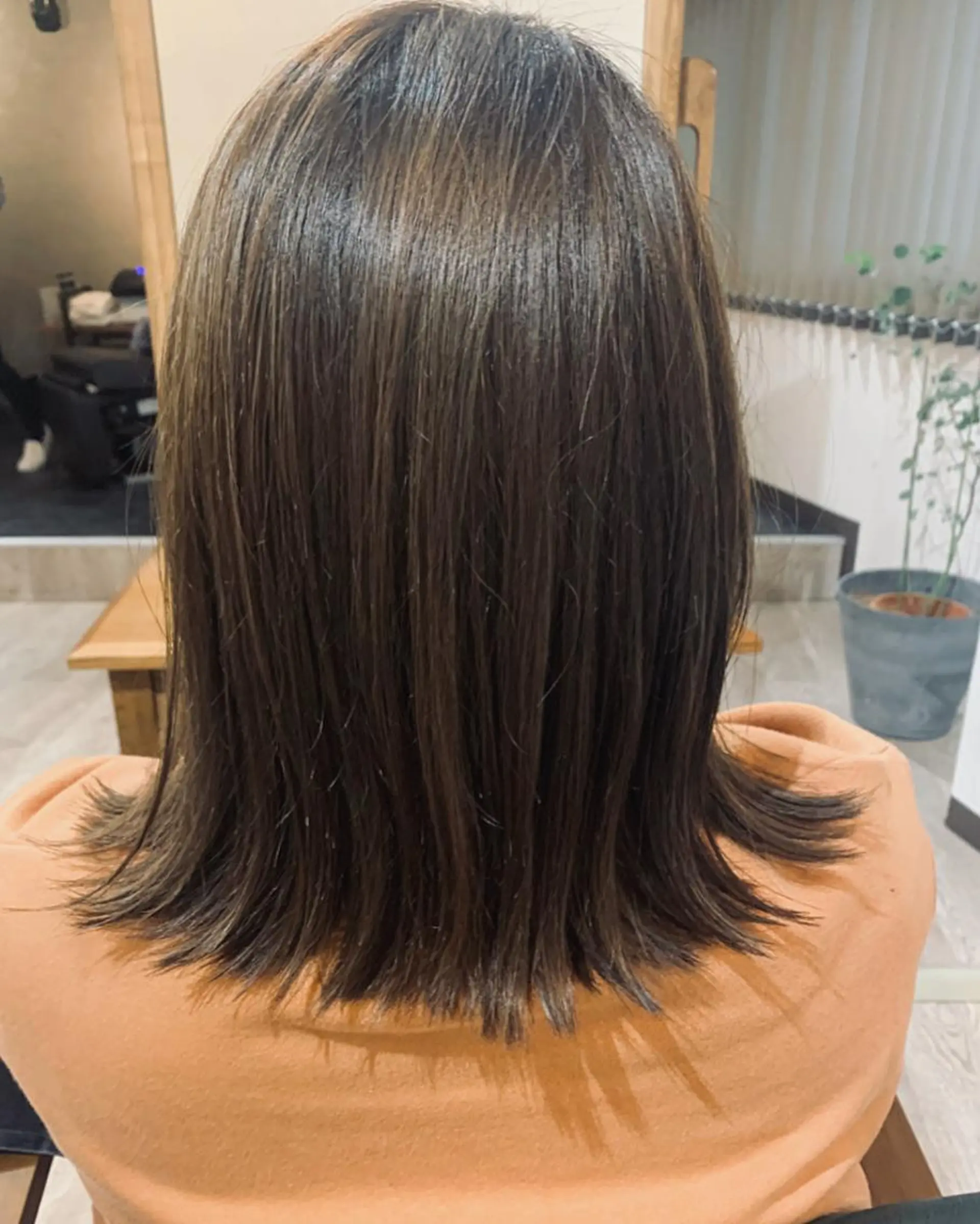 ミディアム カット ヘアカラー トリートメント 碓井 美雪のヘアスタイル