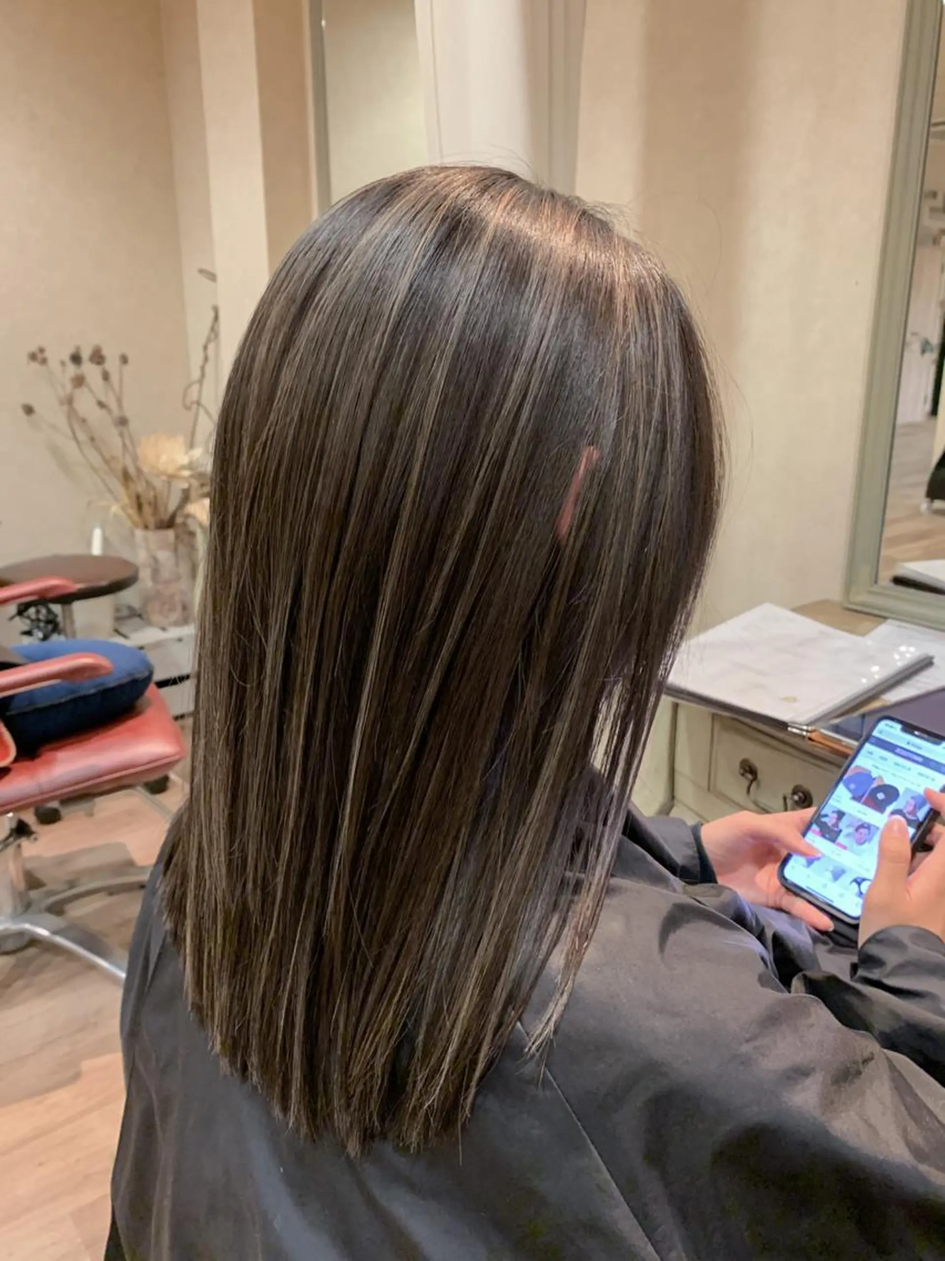 ロング ハイライト Lit.豊橋 夏目のヘアスタイル