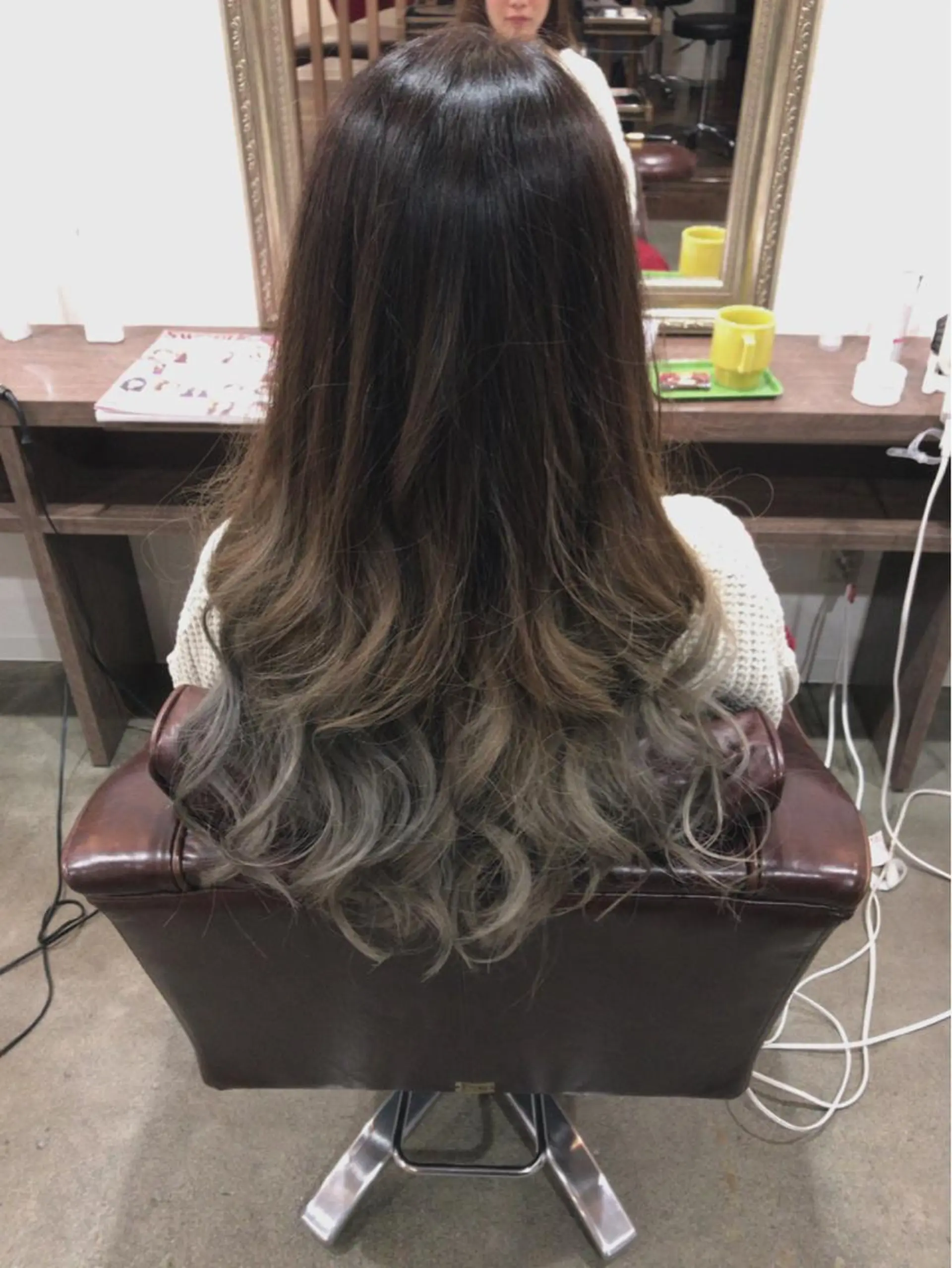 ロング カラー レイヤーカット匠 イソザキノリユキのヘアスタイル