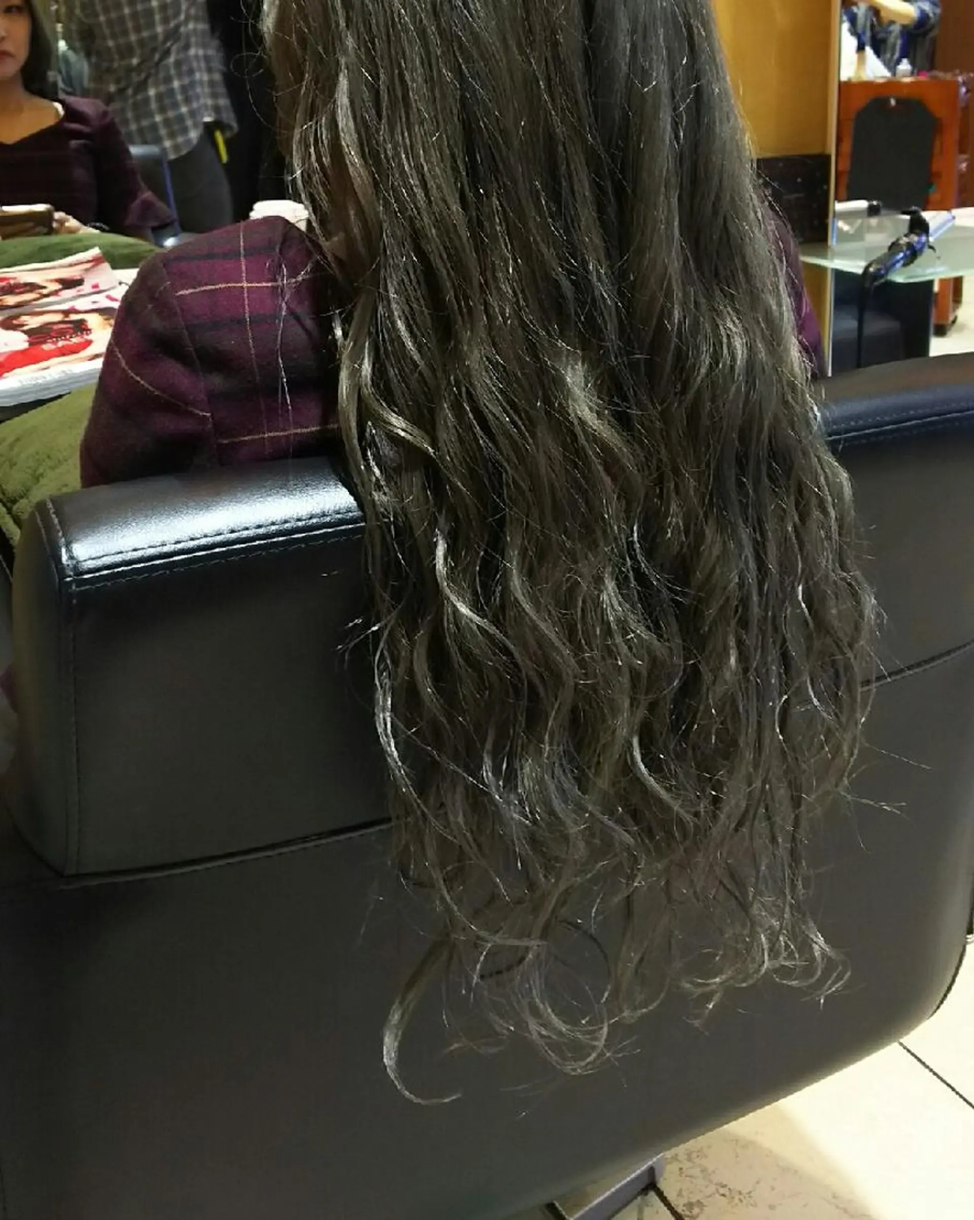 ロング カラー アッシュ SHAFT Ieiriのヘアスタイル