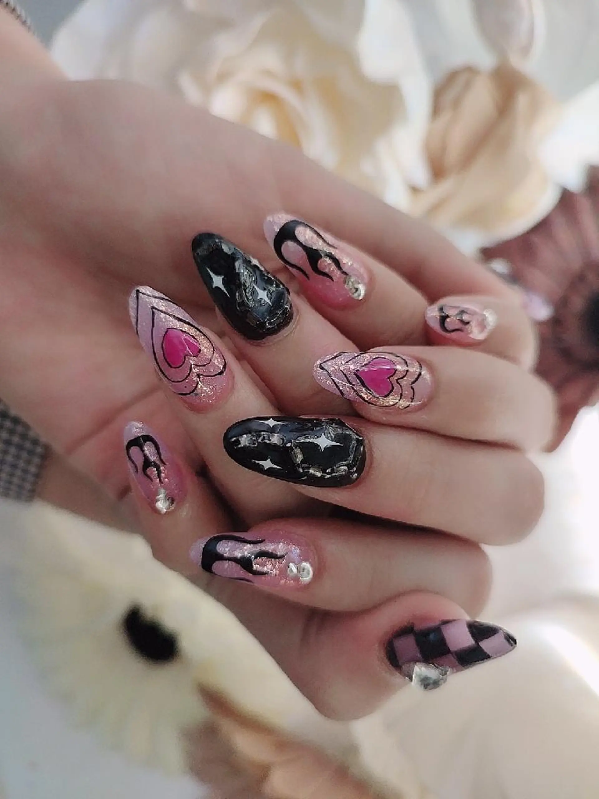 ネイル ハンドネイル RUNWAY 　　の眉毛・アイブロウイメージ