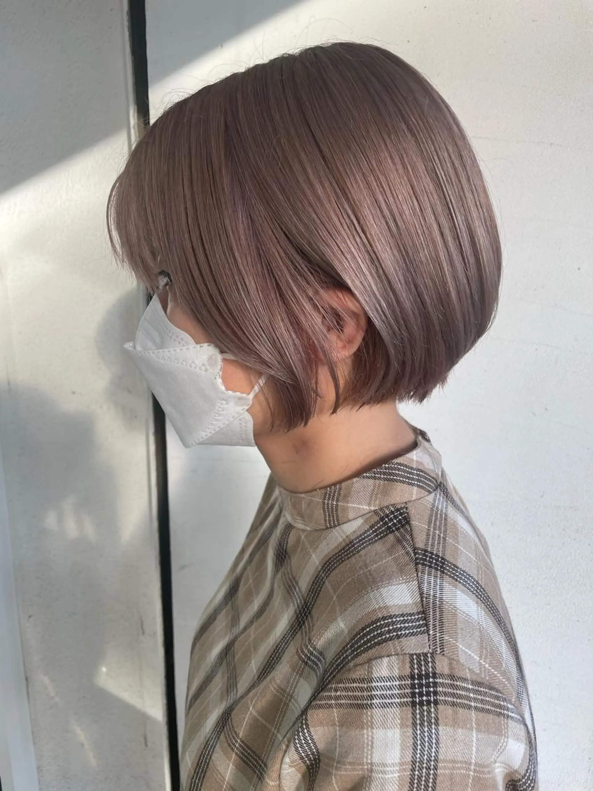 ショート カラー ブリーチ 透明感カラー グレージュ 限定1名撮影モデル 村中衣里のヘアスタイル