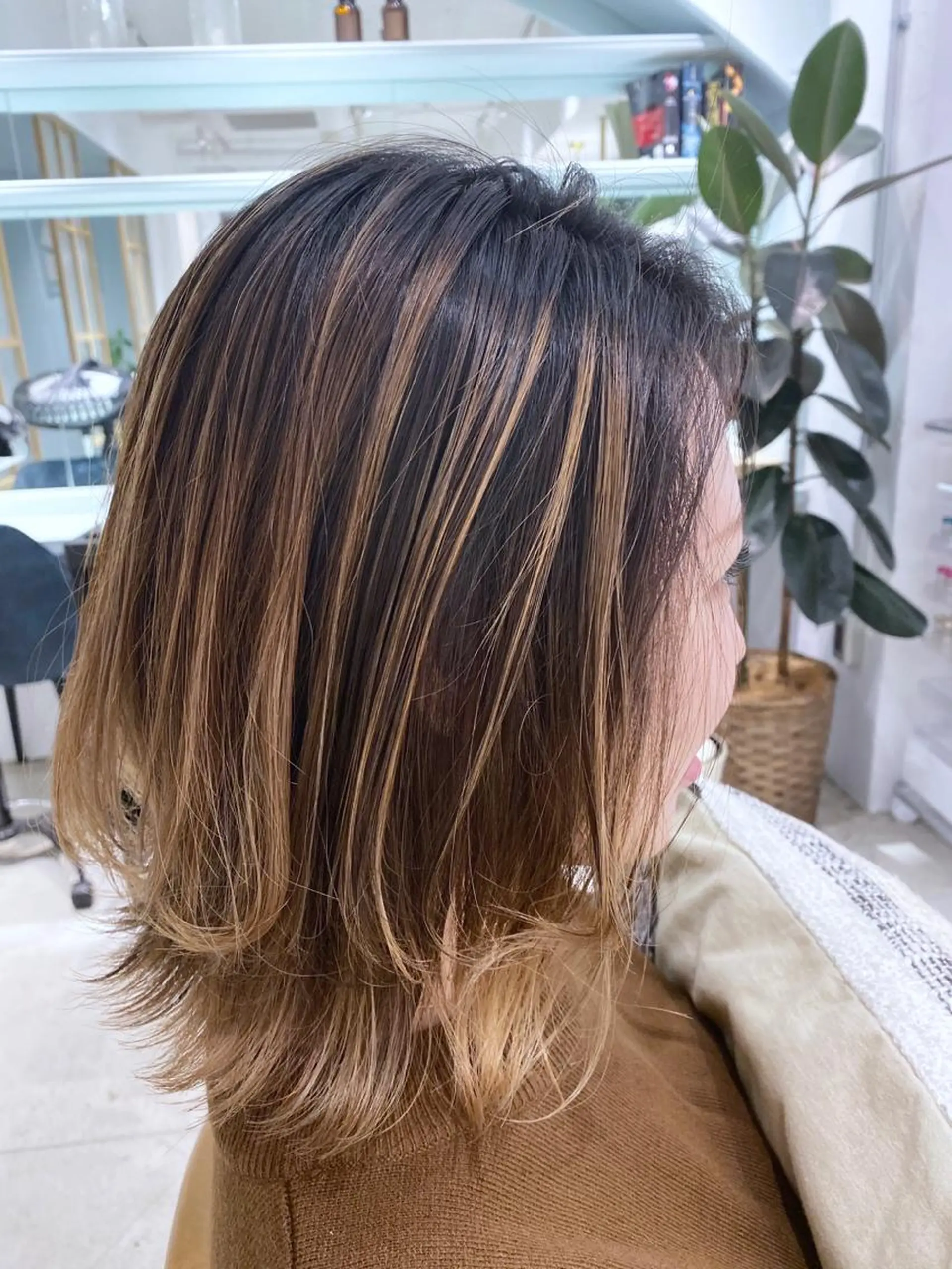 ミディアム カラー バレイヤージュ レイヤーカット 髪質改善レイヤー/ ボブたんの翔太のヘアスタイル