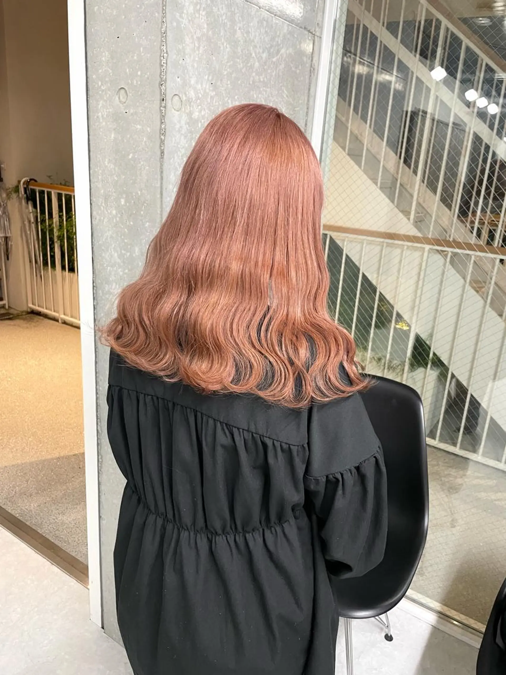 セミロング カラー ヘアアレンジ ブリーチ 縮毛矯正 🌷FUKA🌷 まろやかハイトーンのヘアスタイル