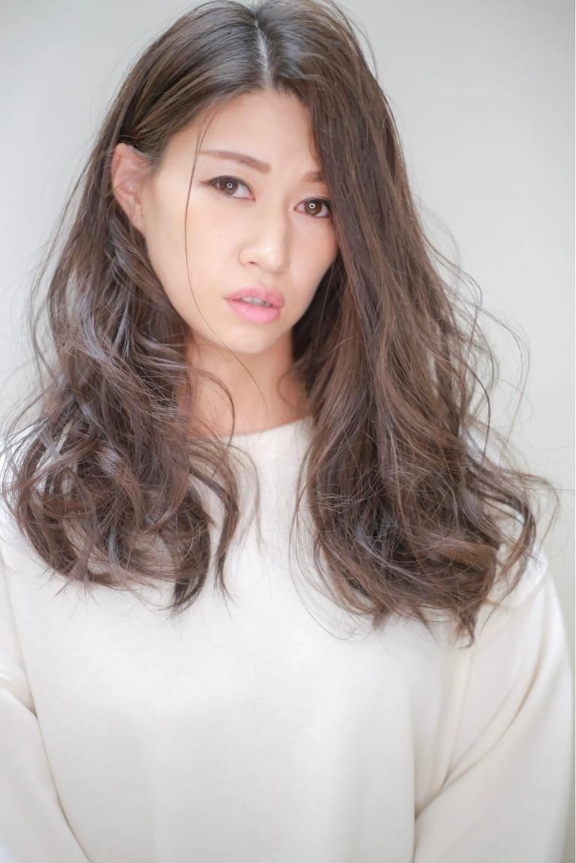 ロング カラー 伊藤 裕貴のヘアスタイル