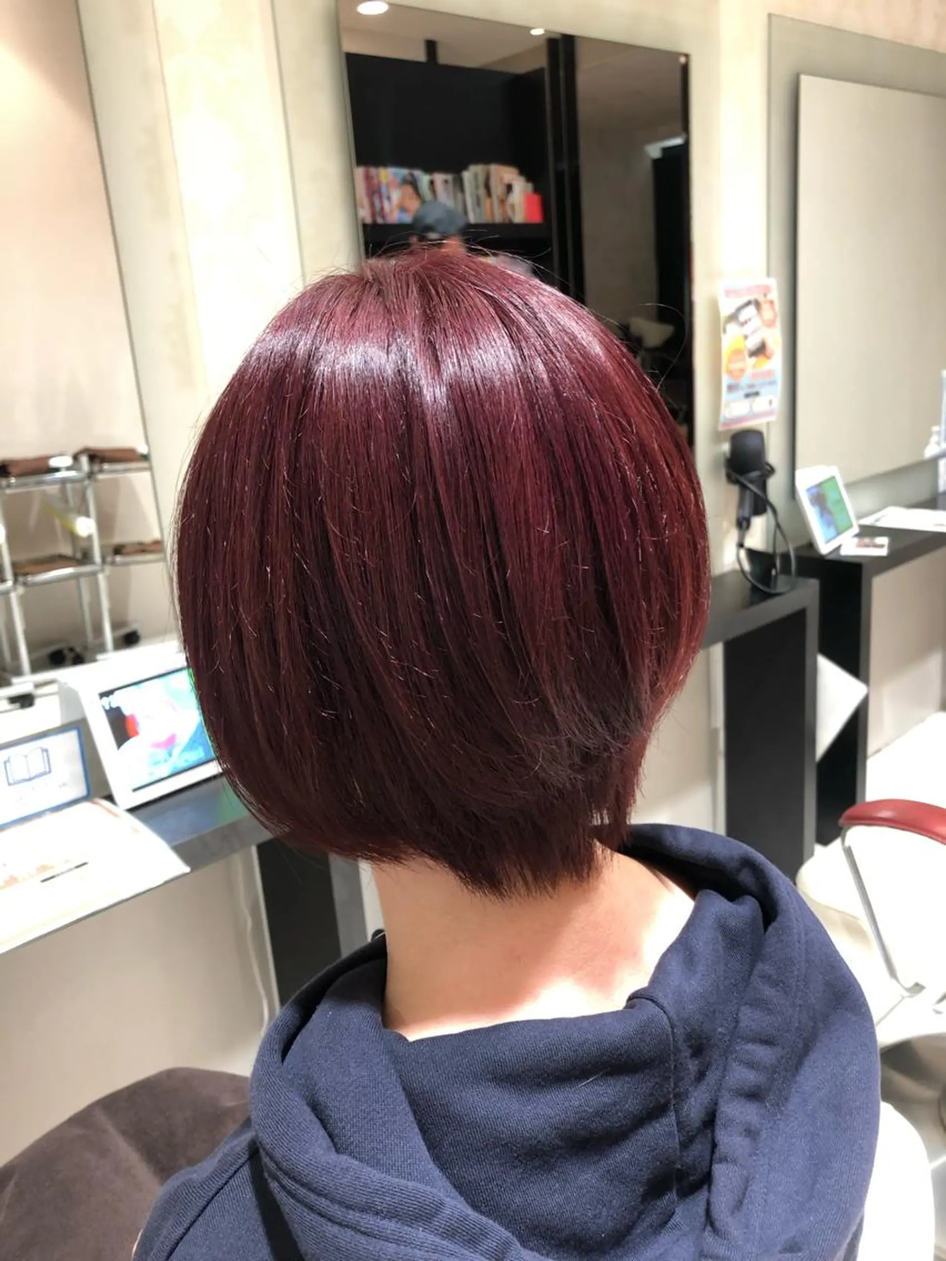 ショート カラー 山本 かおりのヘアスタイル
