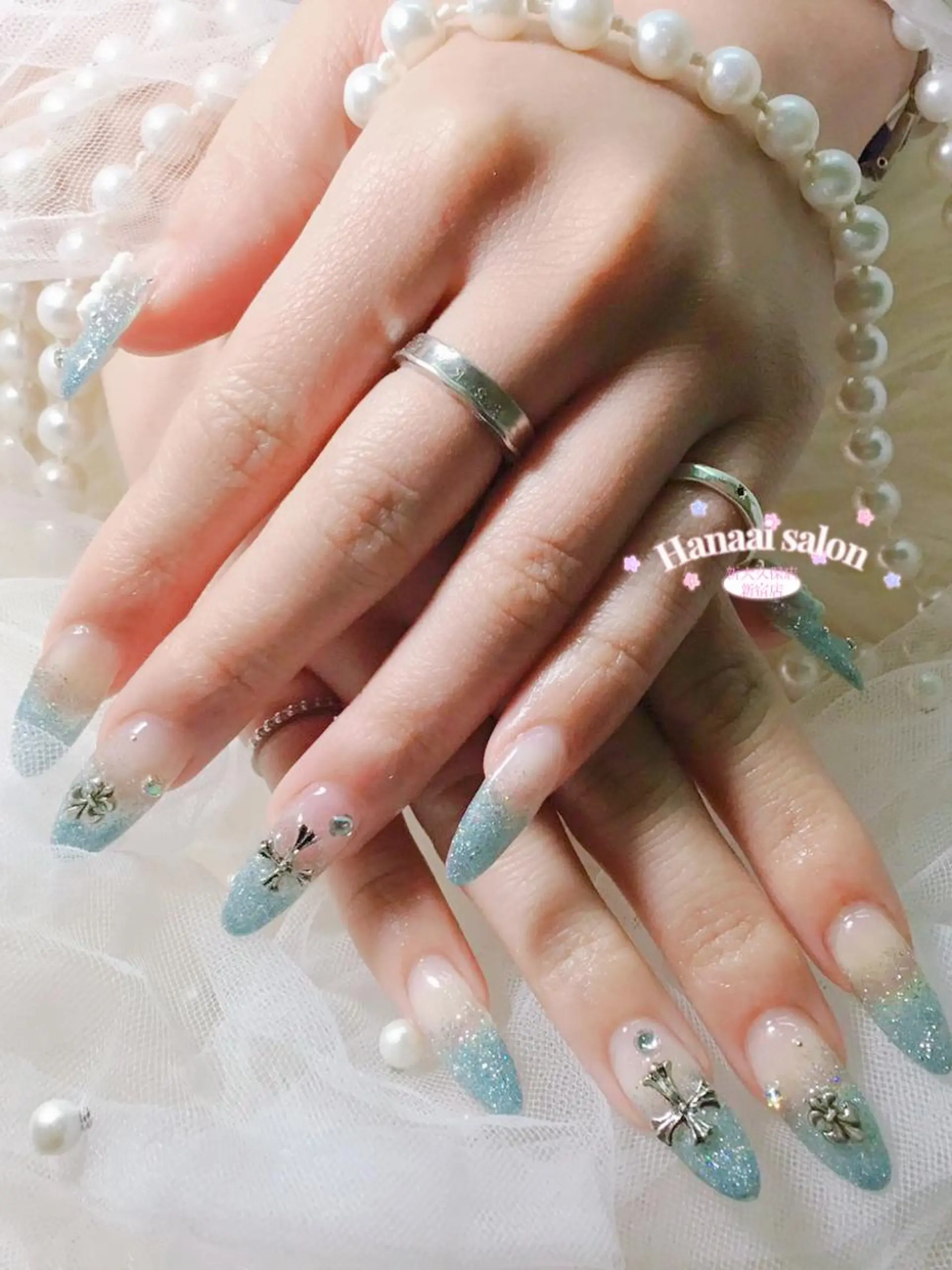 ネイル アートネイル フラッシュネイル フットネイル ジェルネイル グラデーション Hanaai Salon新大久保店のネイルデザイン