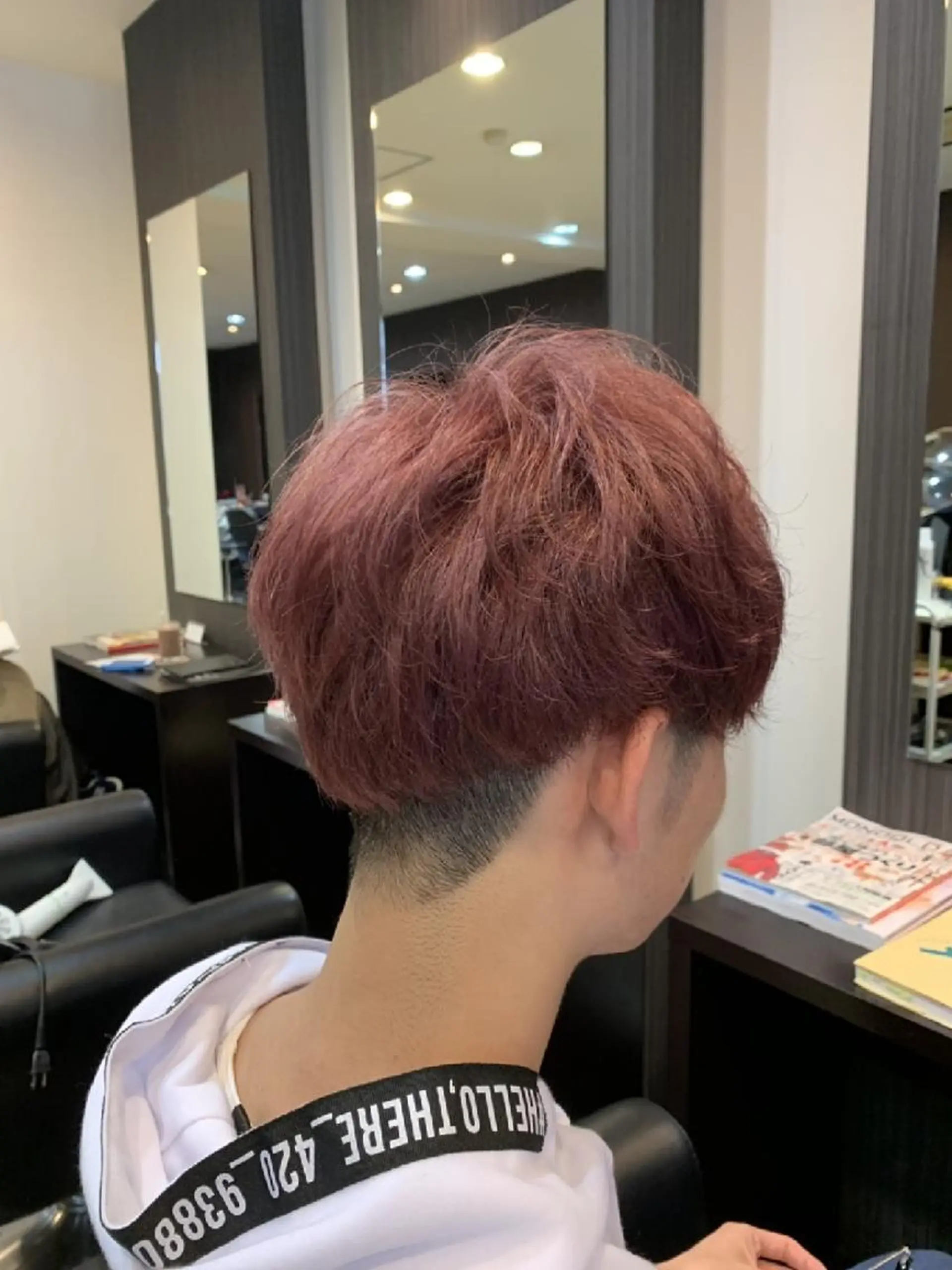 カラー メンズ メンズブリーチ ブリーチ カット ヘアカラー 前之園 ひかるのヘアスタイル